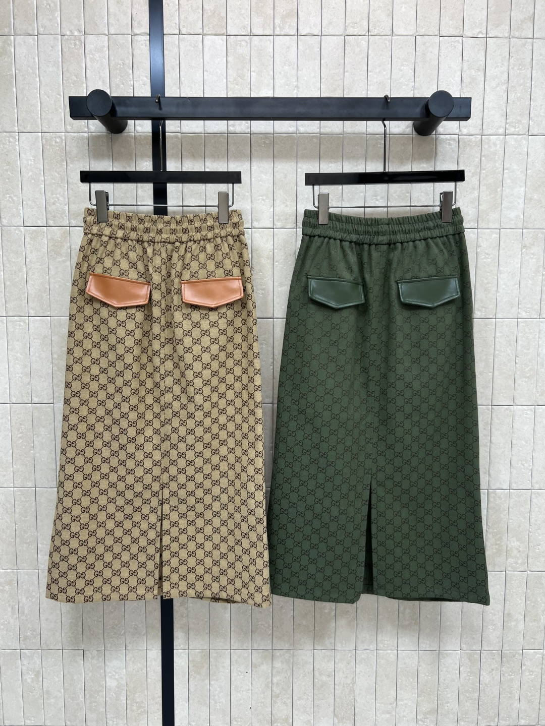 G家 25早秋新款 双G提花褶皱半身裙 松紧高腰抽绳收腰设计 裙摆两侧褶皱设计 走起路来超级拉风 定制双