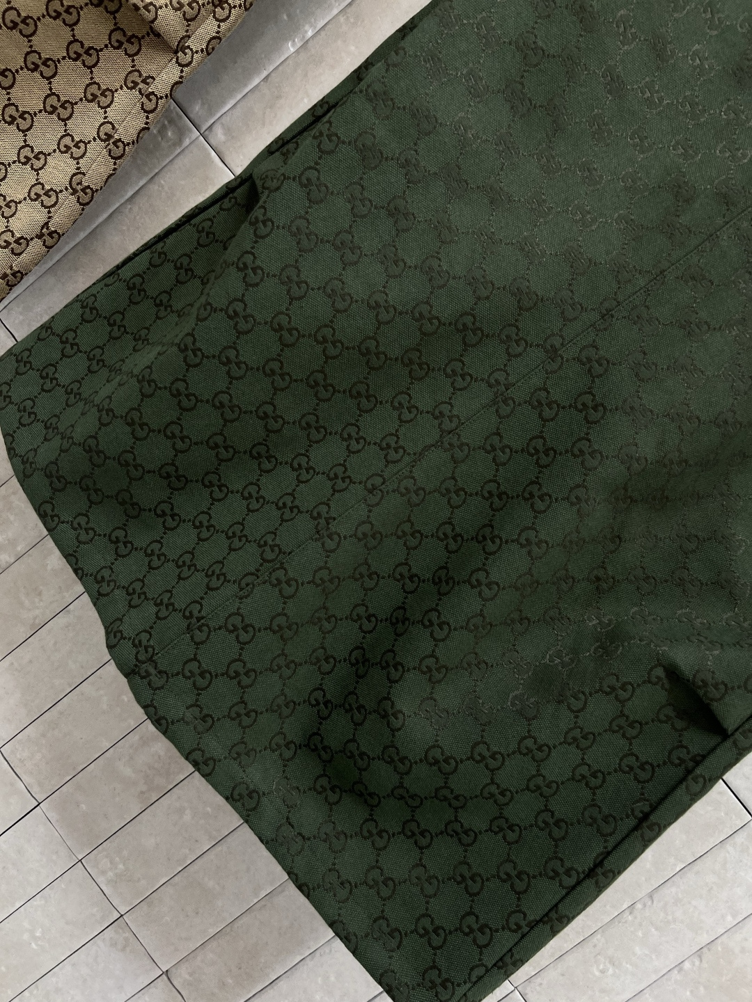 G家 25早秋新款 双G提花褶皱半身裙 松紧高腰抽绳收腰设计 裙摆两侧褶皱设计 走起路来超级拉风 定制双