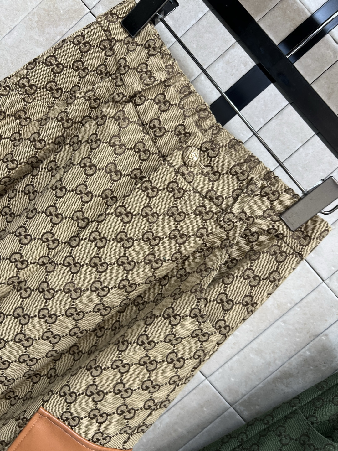 G家 25早秋新款 双G提花抽绳工装裤 高腰直筒高腰设计 显瘦又藏肉 双侧拼接皮革工装口袋装饰 定制双G