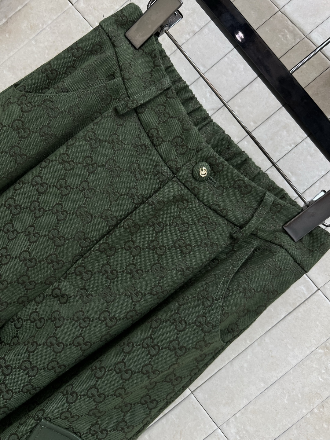 G家 25早秋新款 双G提花抽绳工装裤 高腰直筒高腰设计 显瘦又藏肉 双侧拼接皮革工装口袋装饰 定制双G