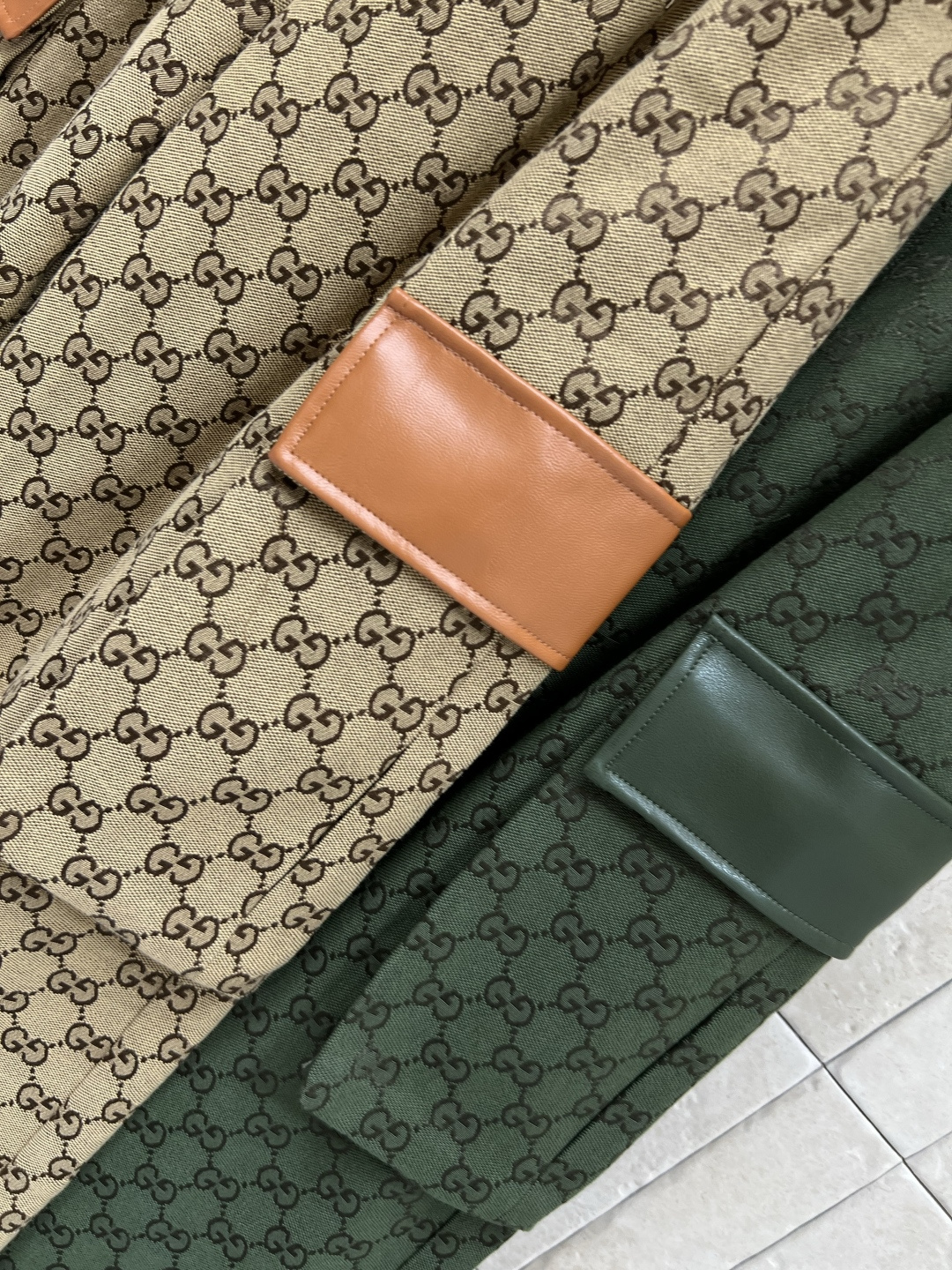 G家 25早秋新款 双G提花抽绳工装裤 高腰直筒高腰设计 显瘦又藏肉 双侧拼接皮革工装口袋装饰 定制双G