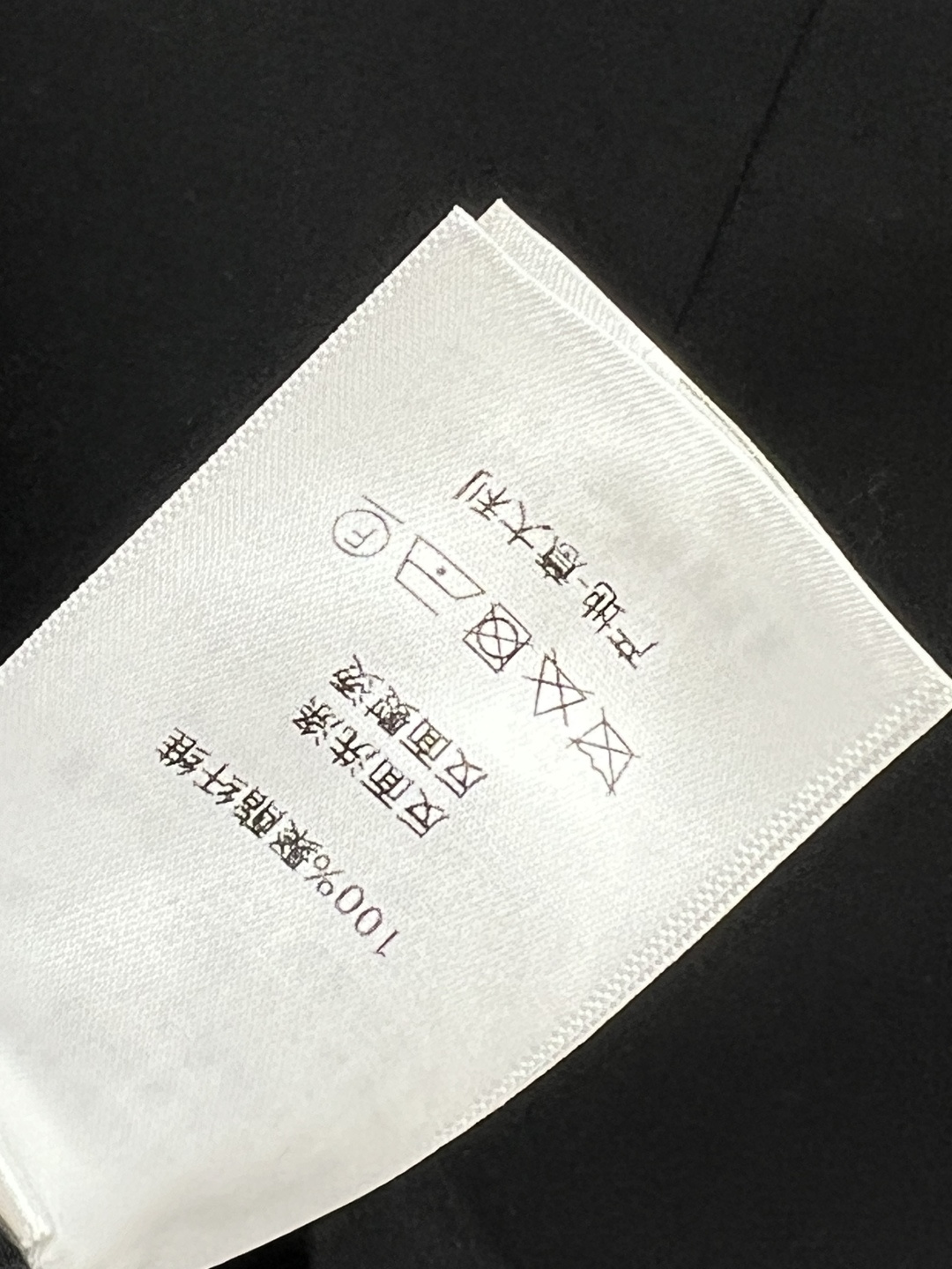 D家 25早秋新款 暗纹提花拼接西装外套 领口做的暗纹D字母提花拼接设计 立体修身剪裁 经典的的版型轻松