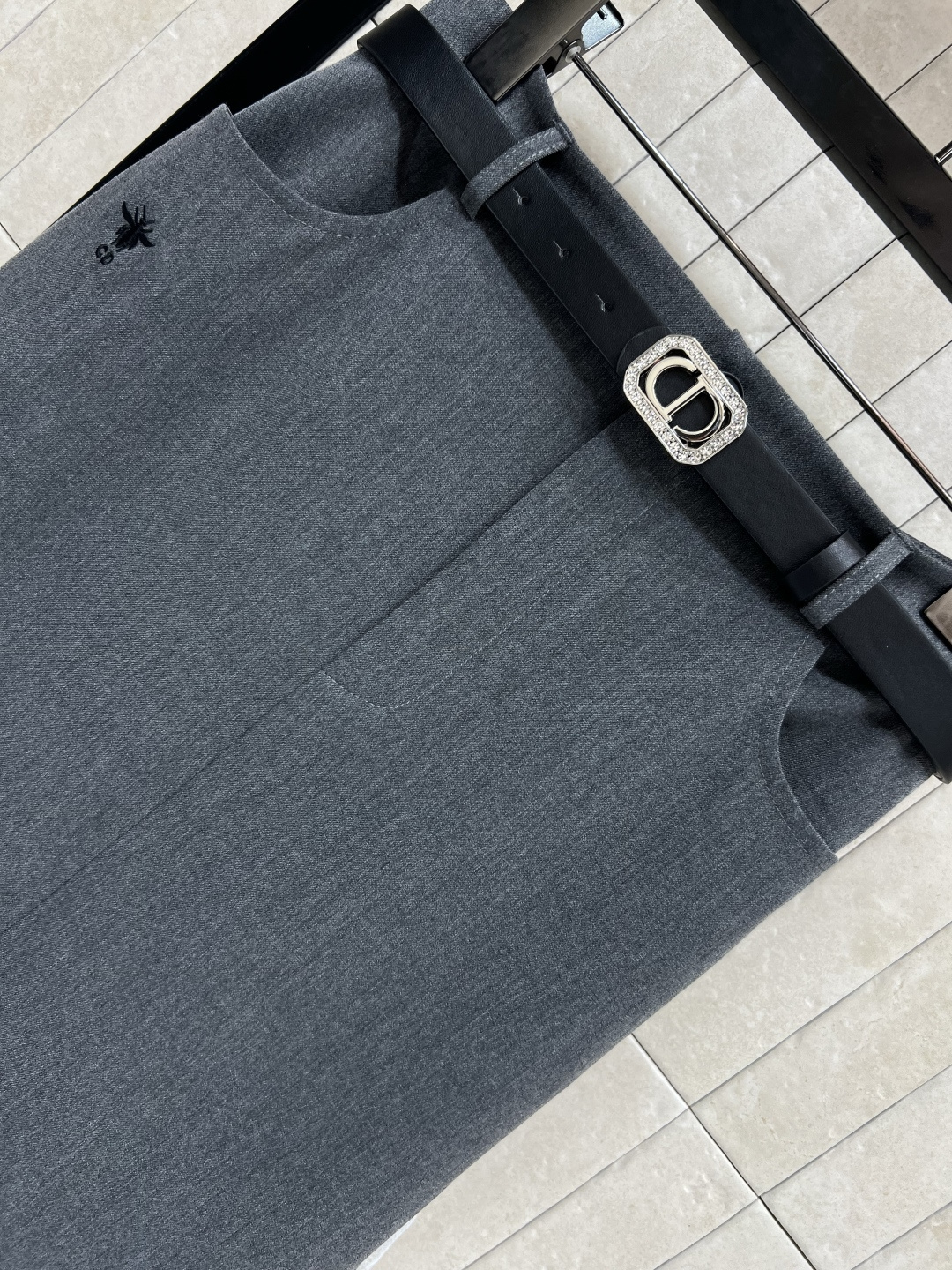 D家 25早秋新款 腰带装饰拼接蕾丝半裙 妥妥的显腿长 高腰A字版型 轻松将腰部和臀部修饰的很好 两侧开