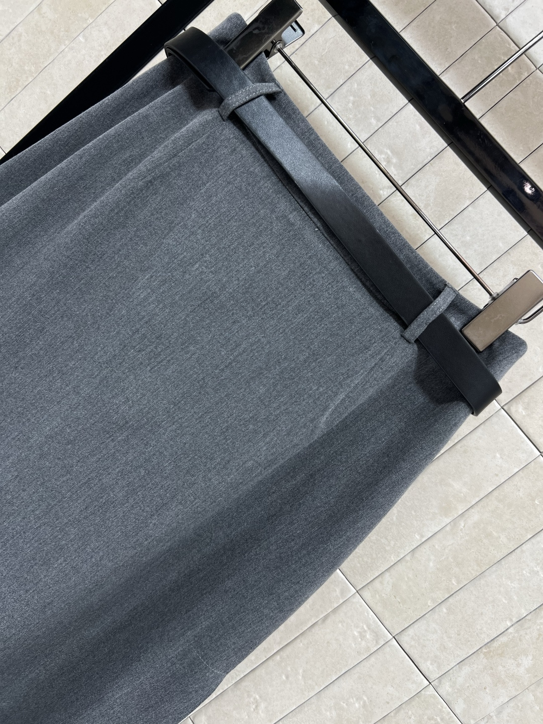 D家 25早秋新款 腰带装饰拼接蕾丝半裙 妥妥的显腿长 高腰A字版型 轻松将腰部和臀部修饰的很好 两侧开