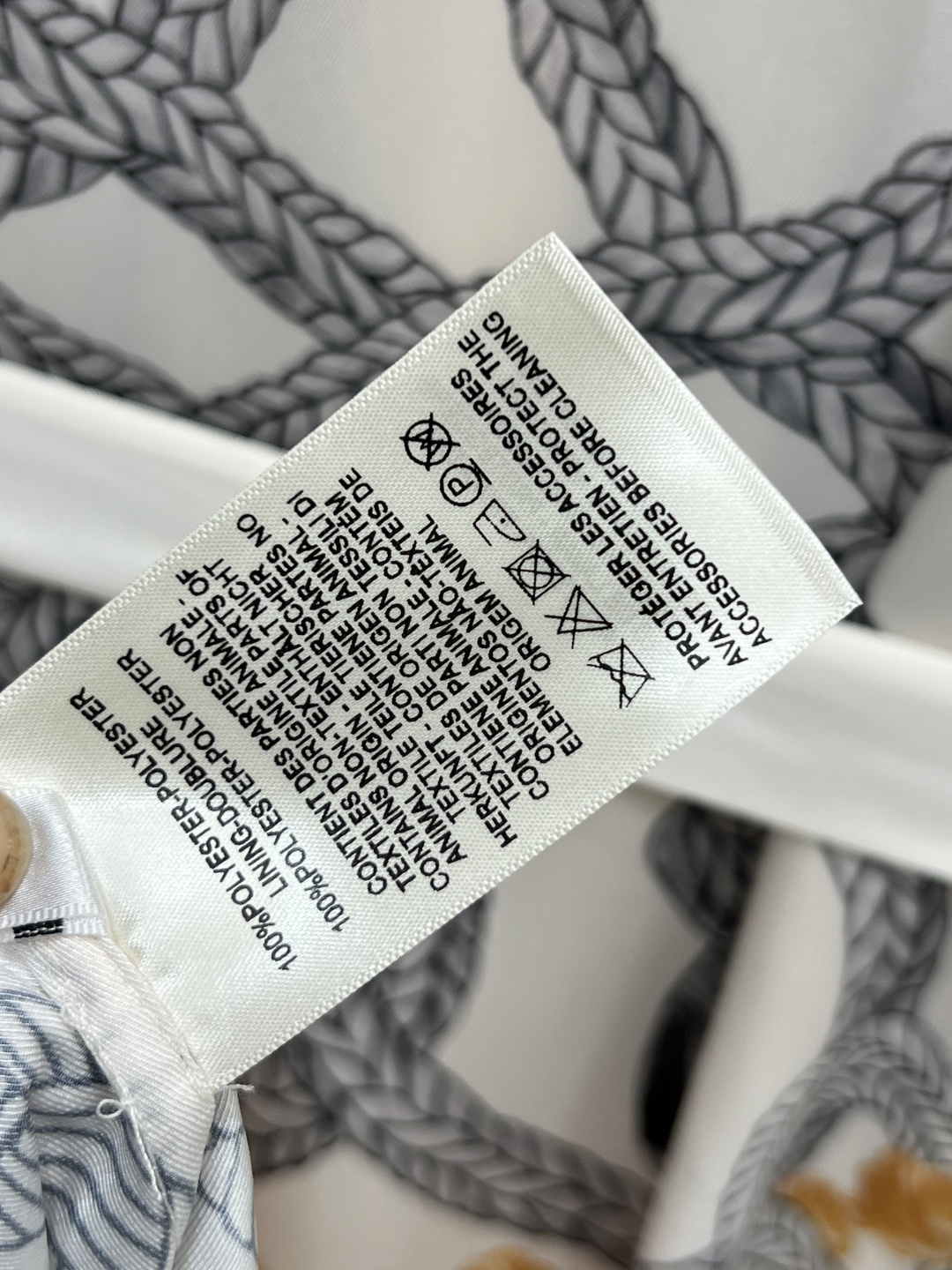 L家 25早秋新款 绳索印花图案腰带衬衣裙 今年最新图案 复古感满满的 翻领衬衣裙 宽松版型随意驾驭 本