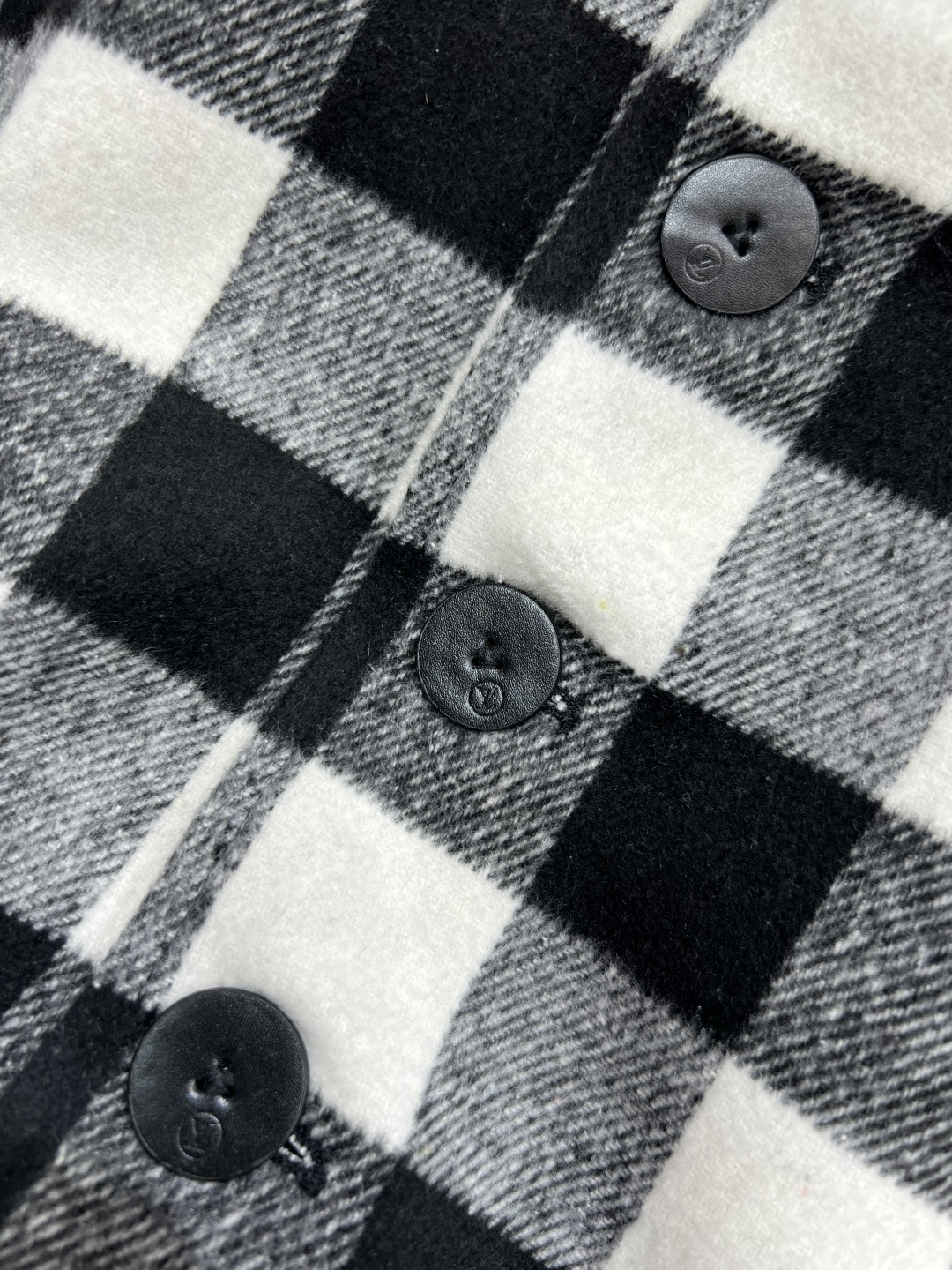 L家 25早秋新款 棋盘格套装 立领背心马甲+高腰短裙 黑白灰棋盘格撞色元素图案 上身高级又时髦 撞色罗