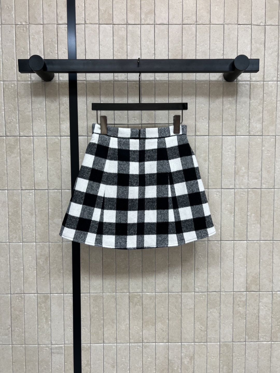 L家 25早秋新款 棋盘格套装 立领背心马甲+高腰短裙 黑白灰棋盘格撞色元素图案 上身高级又时髦 撞色罗