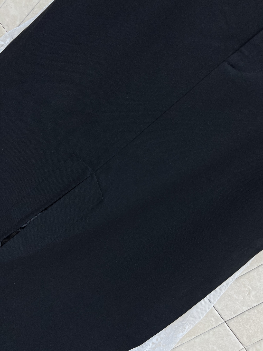 D家 25早秋新款 腰带装饰拼接蕾丝半裙 妥妥的显腿长 高腰A字版型 轻松将腰部和臀部修饰的很好 两侧开