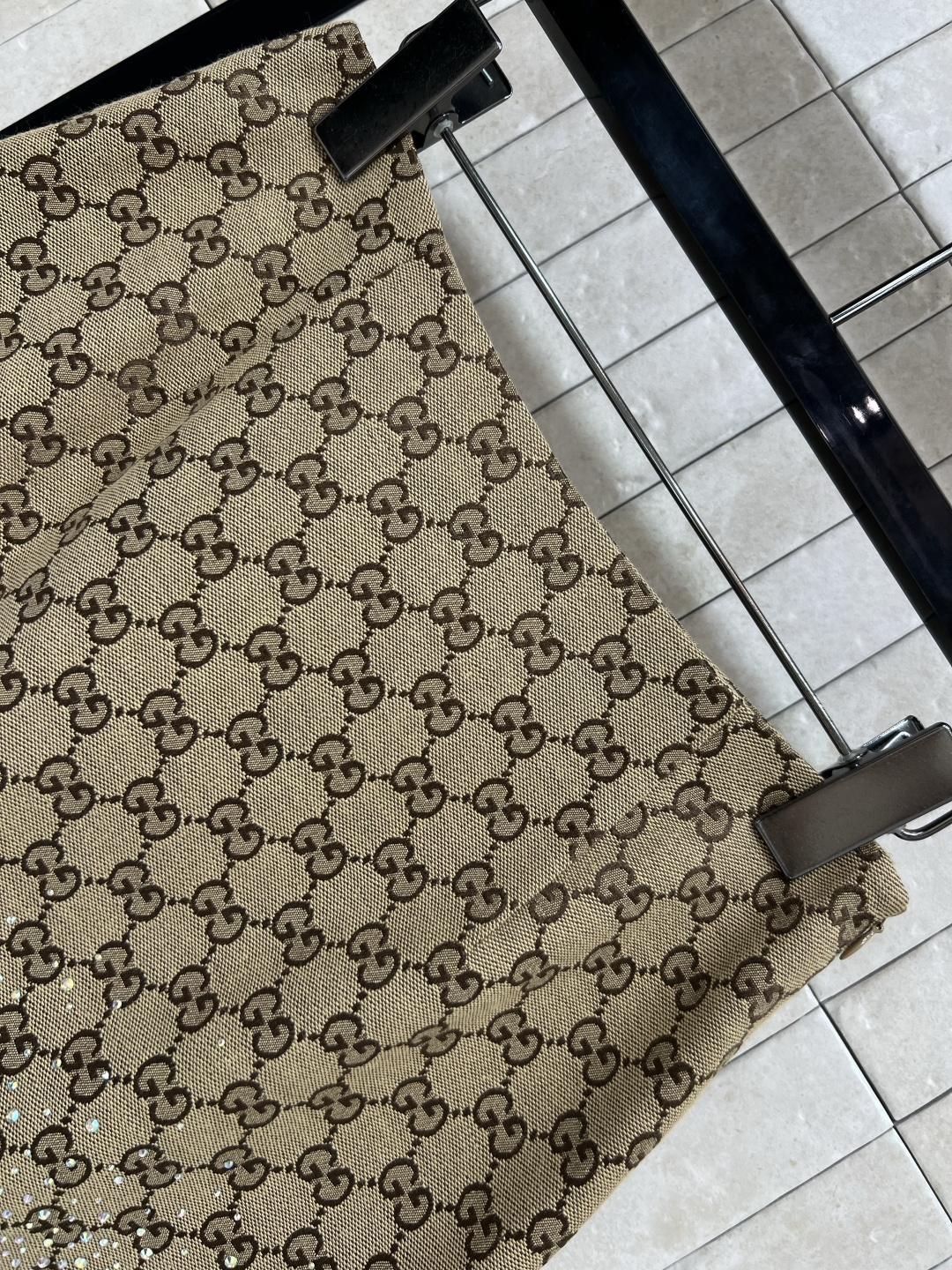 G家 25早秋新款 双G提花烫钻系列 翻领短袖衬衣+短袖连衣裙+包臀短裙 定制经典咖色双G提花面料 下摆