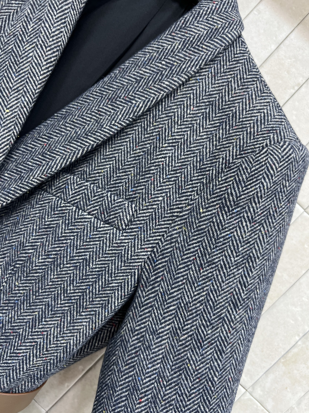 BC家 25早秋新款 毛呢西装外套 大气灰色 搭配皮革腰带收腰 复古时髦英伦风 上身气质翻倍  肉眼可见