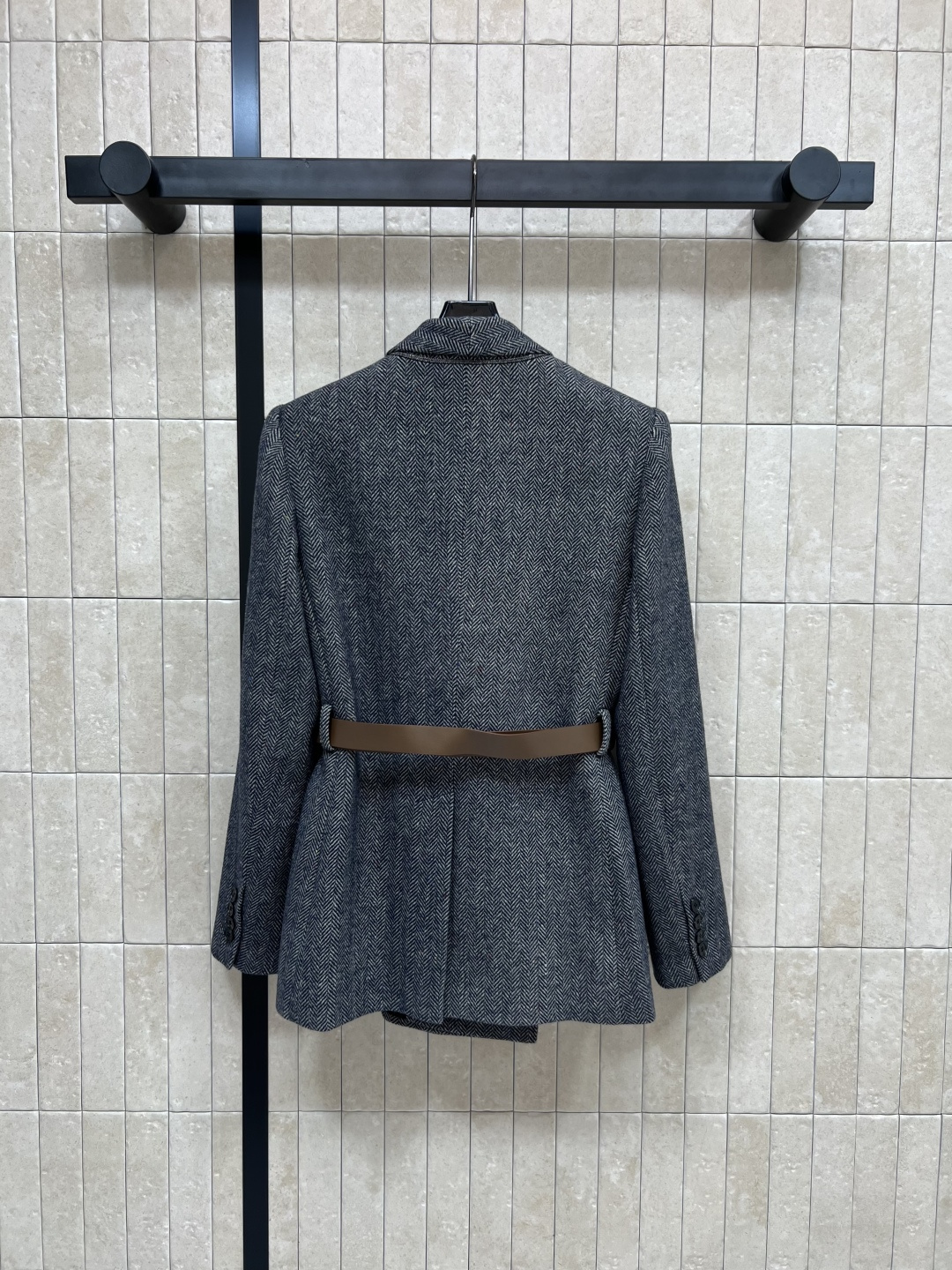 BC家 25早秋新款 毛呢西装外套 大气灰色 搭配皮革腰带收腰 复古时髦英伦风 上身气质翻倍  肉眼可见