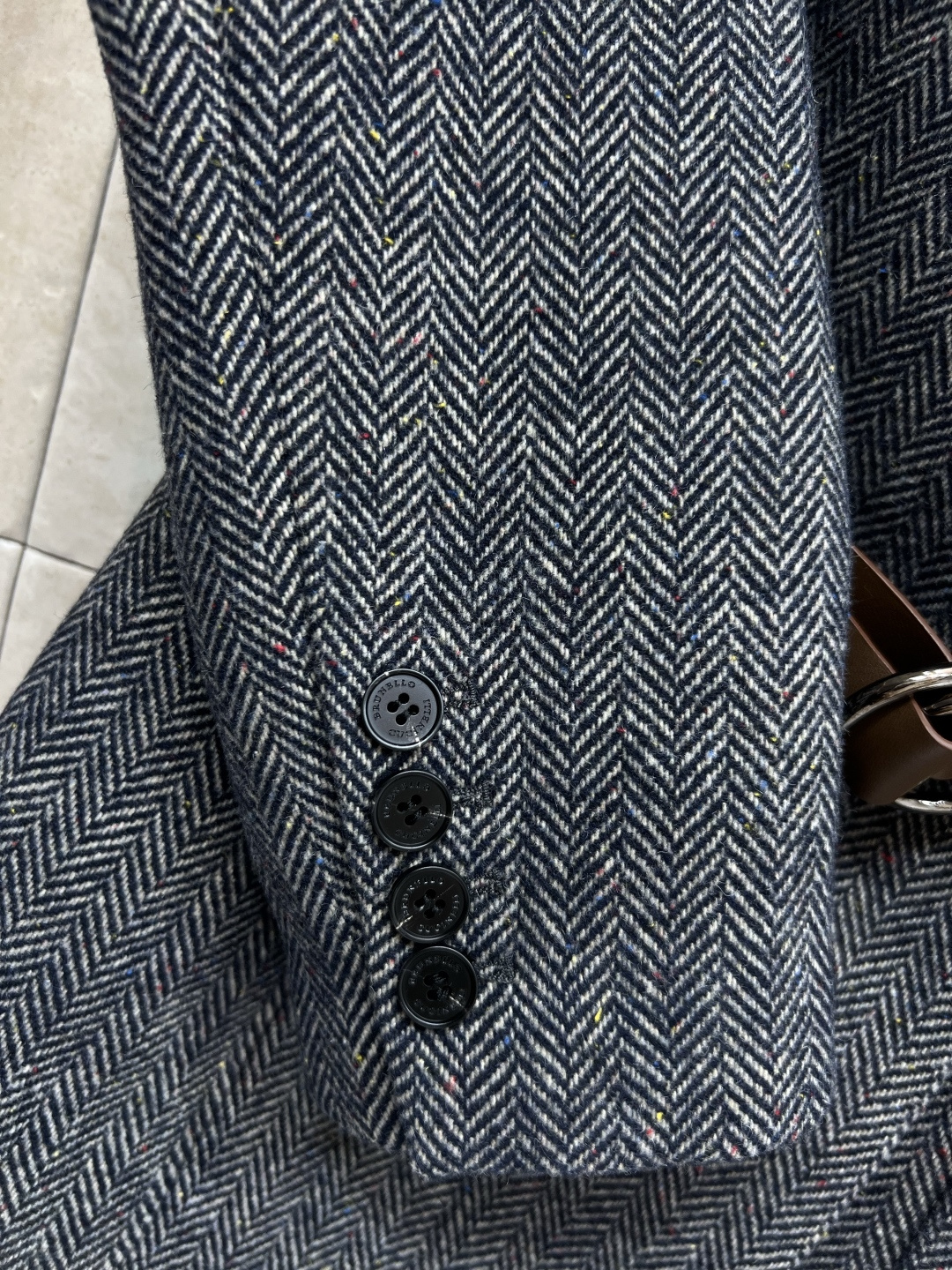 BC家 25早秋新款 毛呢西装外套 大气灰色 搭配皮革腰带收腰 复古时髦英伦风 上身气质翻倍  肉眼可见