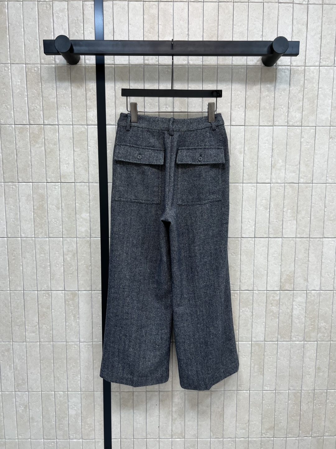 BC家 25早秋新款 毛呢休闲裤 时髦洋气的人字纹羊毛裤 慵懒休闲推荐 日常搭配太显瘦啦 定制人字纹的羊