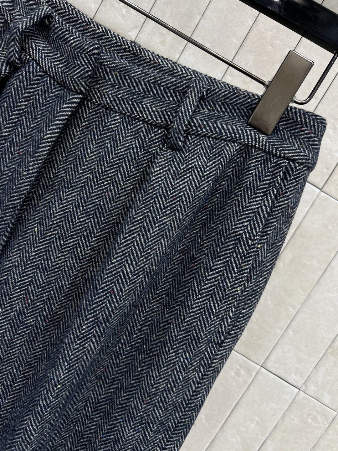 BC家 25早秋新款 毛呢休闲裤 时髦洋气的人字纹羊毛裤 慵懒休闲推荐 日常搭配太显瘦啦 定制人字纹的羊