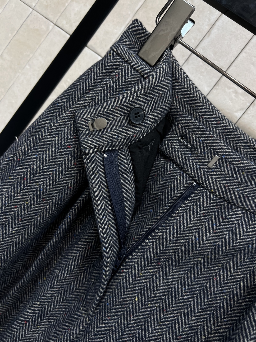 BC家 25早秋新款 毛呢休闲裤 时髦洋气的人字纹羊毛裤 慵懒休闲推荐 日常搭配太显瘦啦 定制人字纹的羊