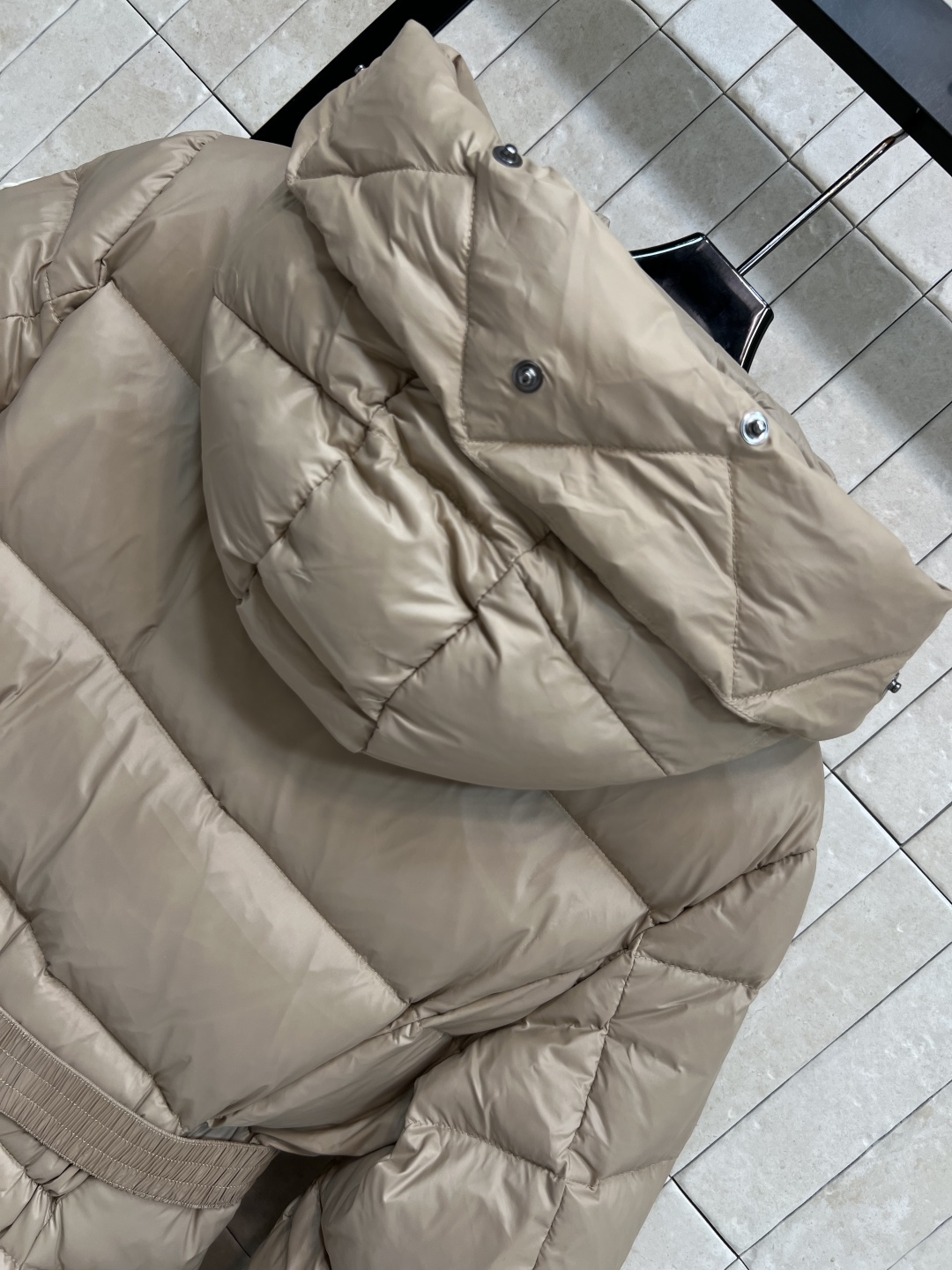 M家 25秋冬新款 大毛领短款连帽羽绒服 羽绒服中的经典爆款 冬季必备 定制的可拆卸大毛领 连帽短款羽绒