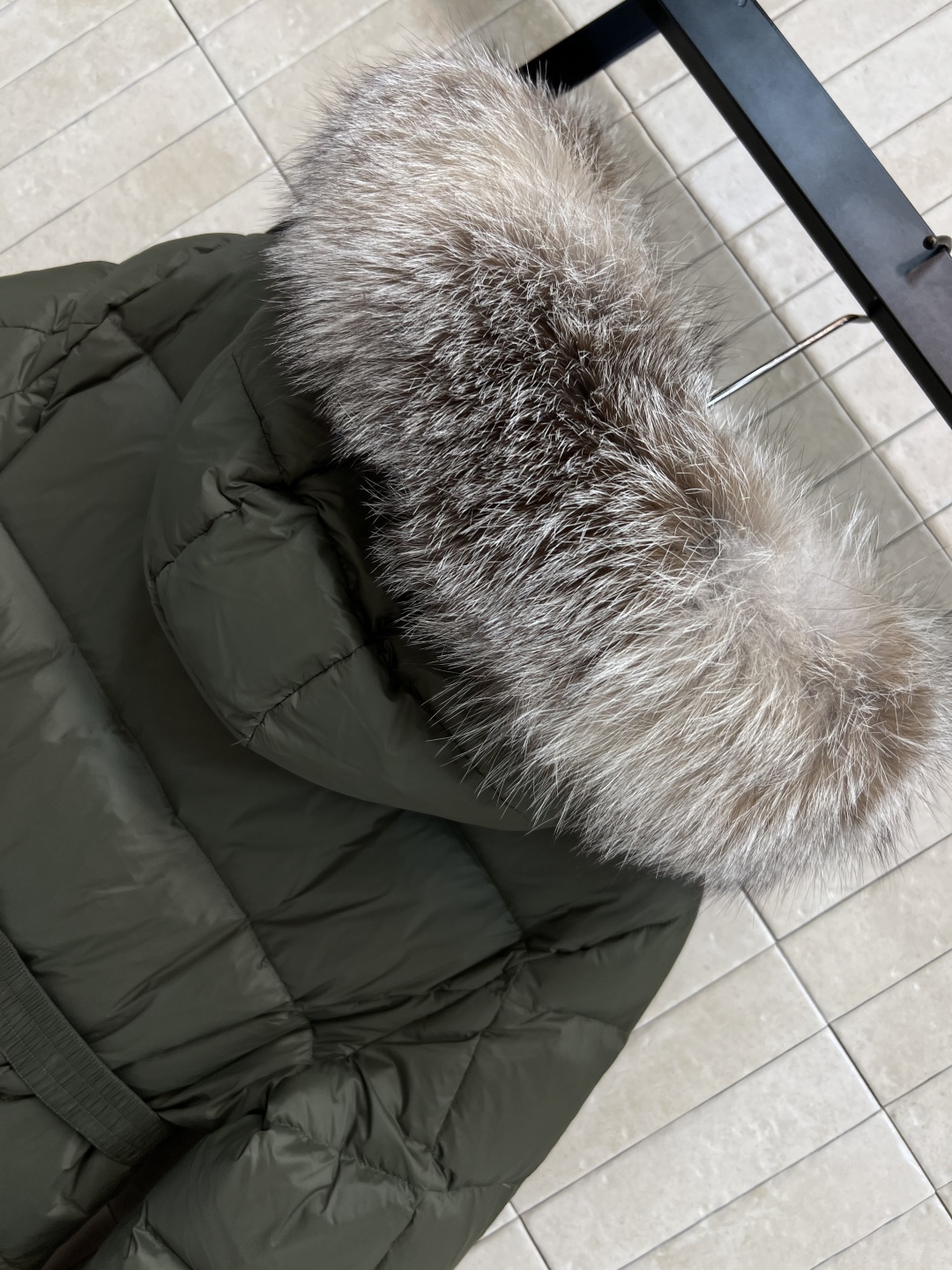 M家 25秋冬新款 大毛领短款连帽羽绒服 羽绒服中的经典爆款 冬季必备 定制的可拆卸大毛领 连帽短款羽绒