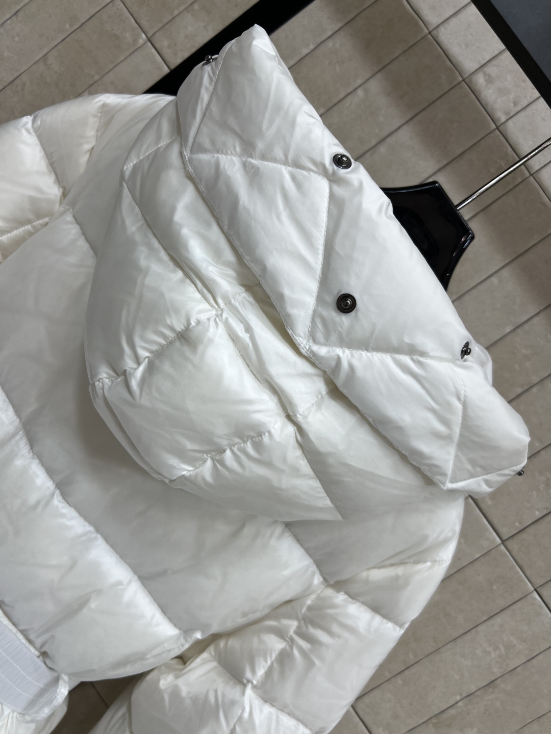 M家 25秋冬新款 大毛领长款连帽羽绒服 羽绒服中的经典爆款 冬季必备 定制的可拆卸大毛领 连帽长款羽绒