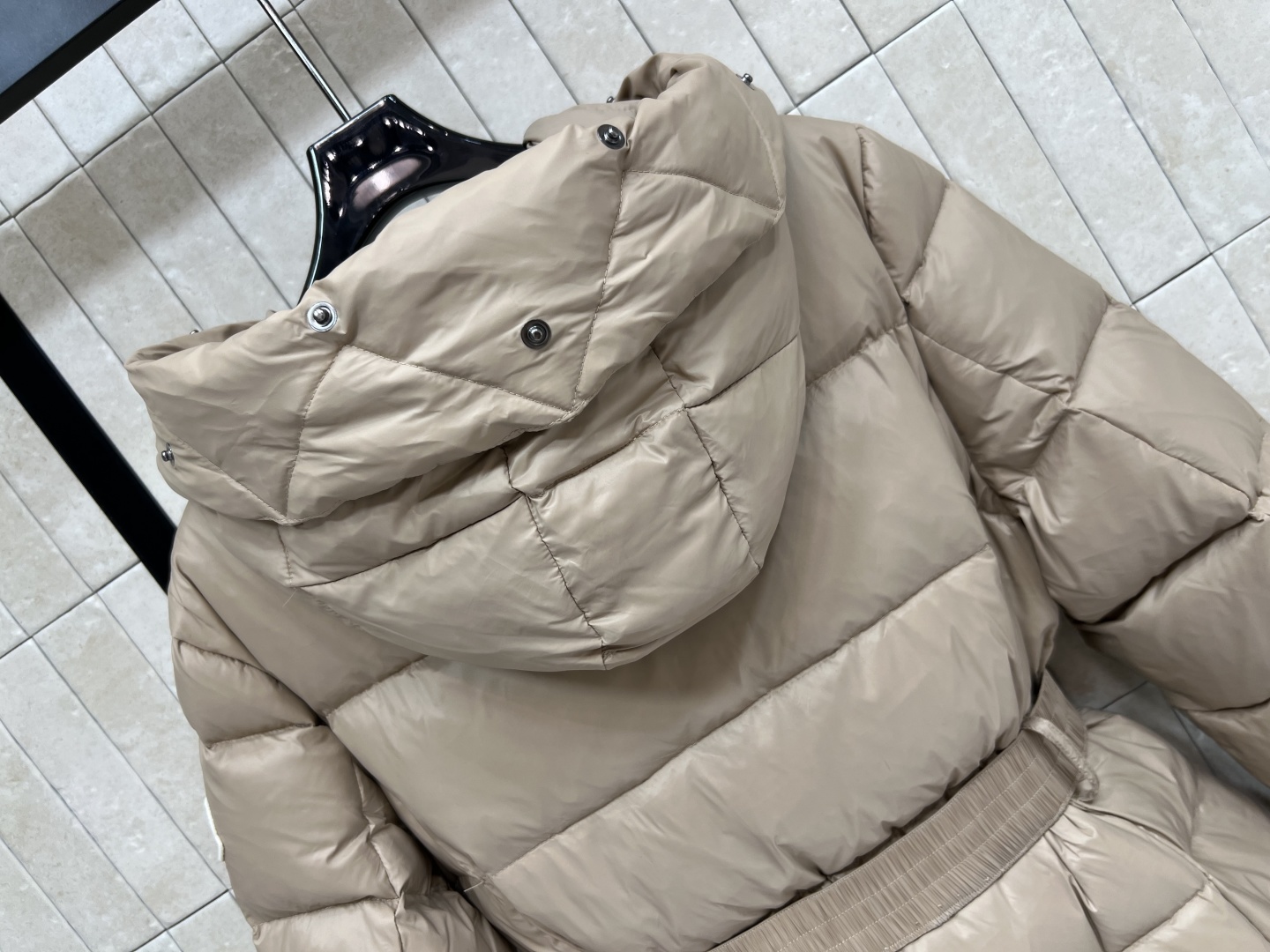 M家 25秋冬新款 大毛领长款连帽羽绒服 羽绒服中的经典爆款 冬季必备 定制的可拆卸大毛领 连帽长款羽绒
