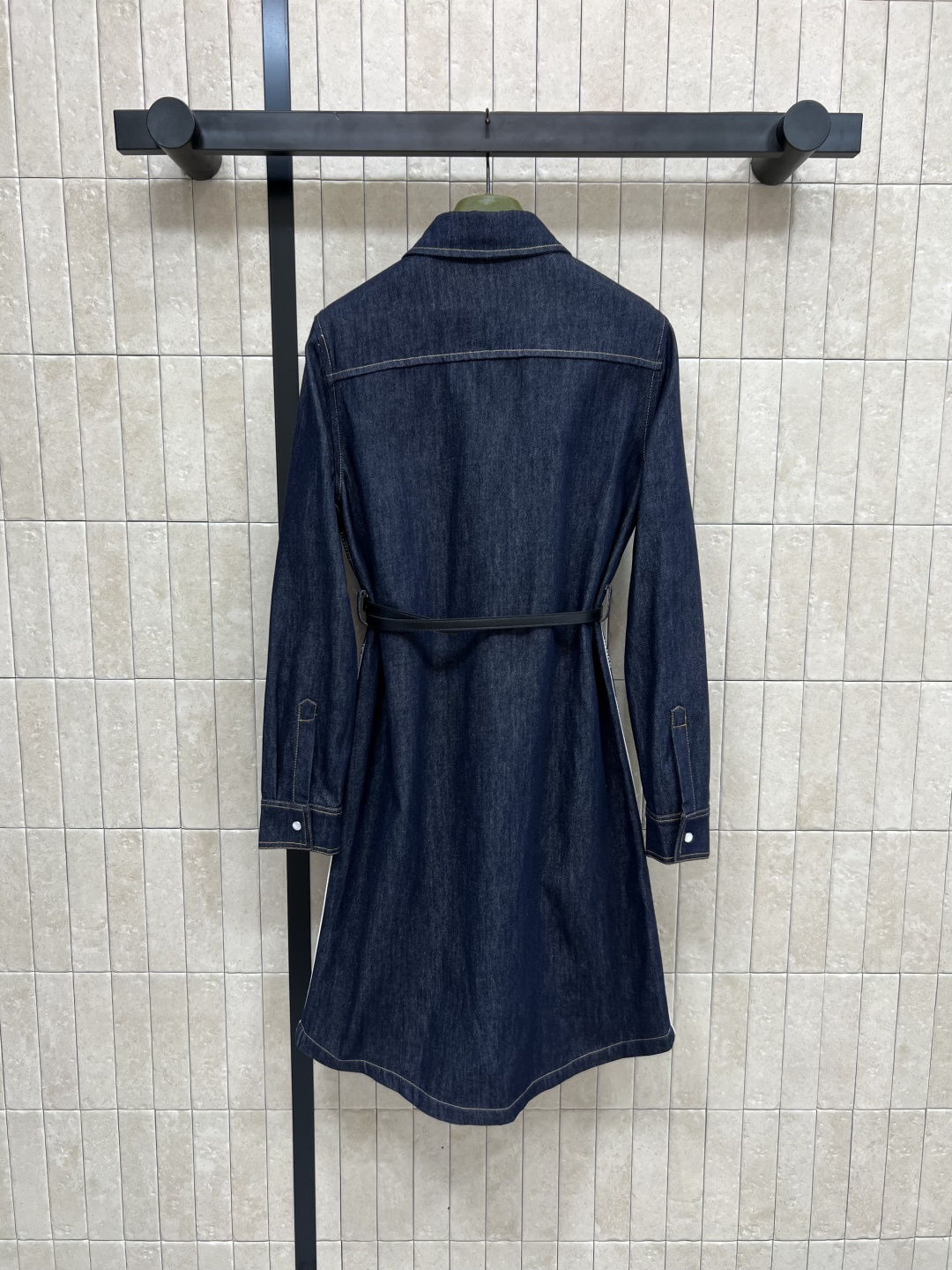 G家 25早秋新款 独家开定 高级面料重工洗水工艺 自然剪裁收腰设计修饰身材比例 随性大女主的感觉 两侧