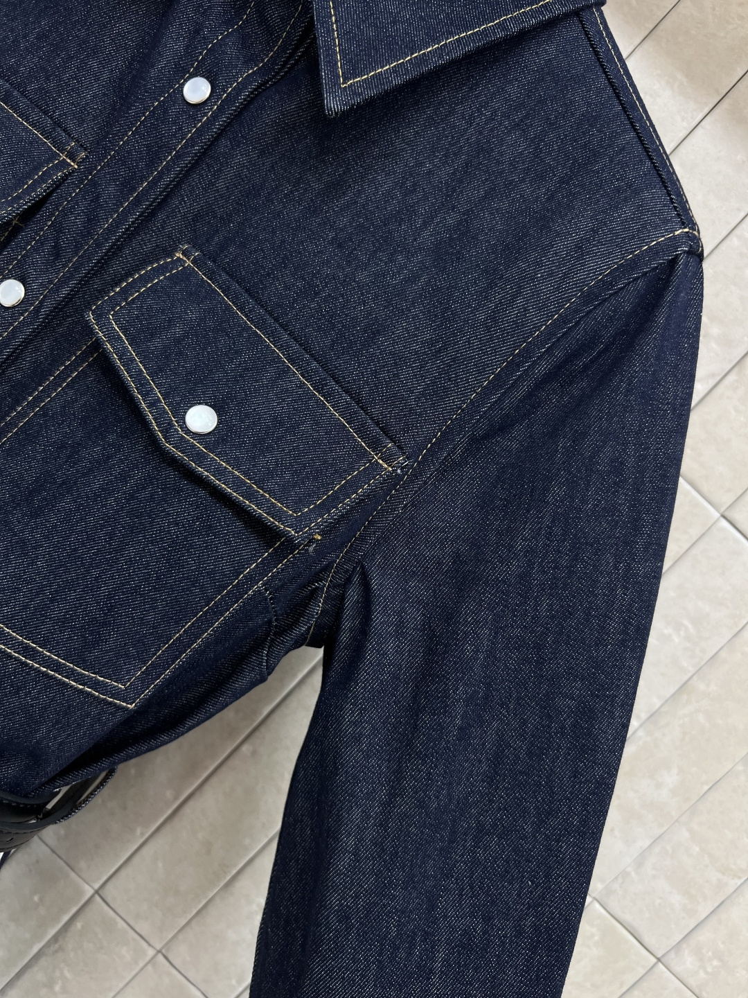 G家 25早秋新款 独家开定 高级面料重工洗水工艺 自然剪裁收腰设计修饰身材比例 随性大女主的感觉 两侧