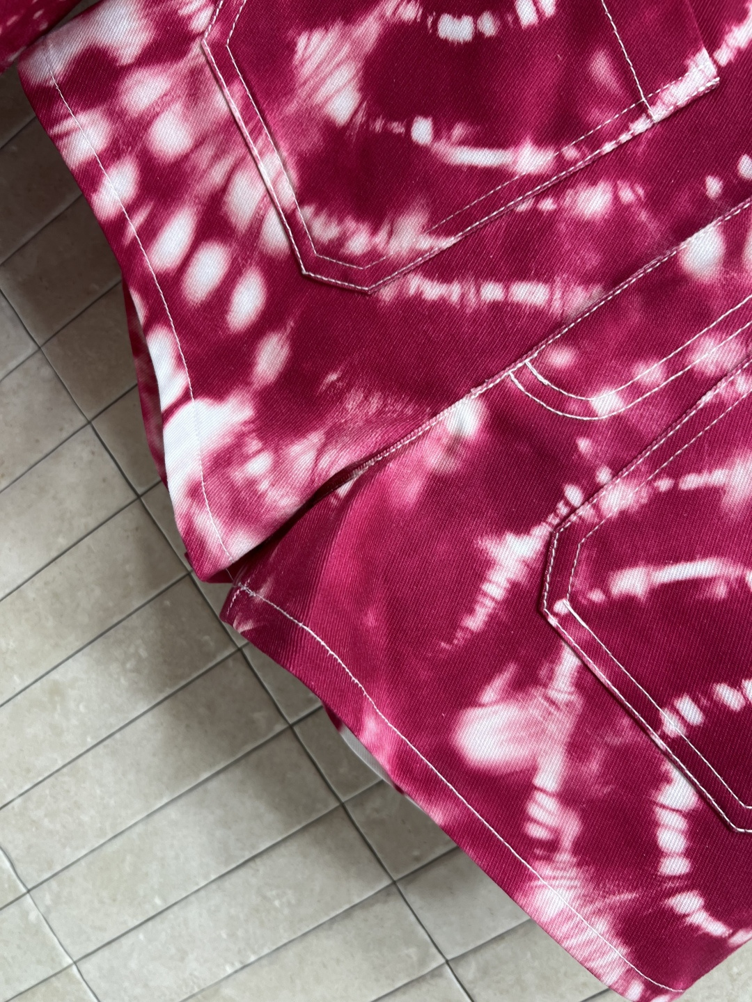 D家 25早秋新款 扎染牛仔系列 翻领夹克外套+高腰短裤 一套上身超拉大长腿 扎染渐变洗水工艺 非常适合