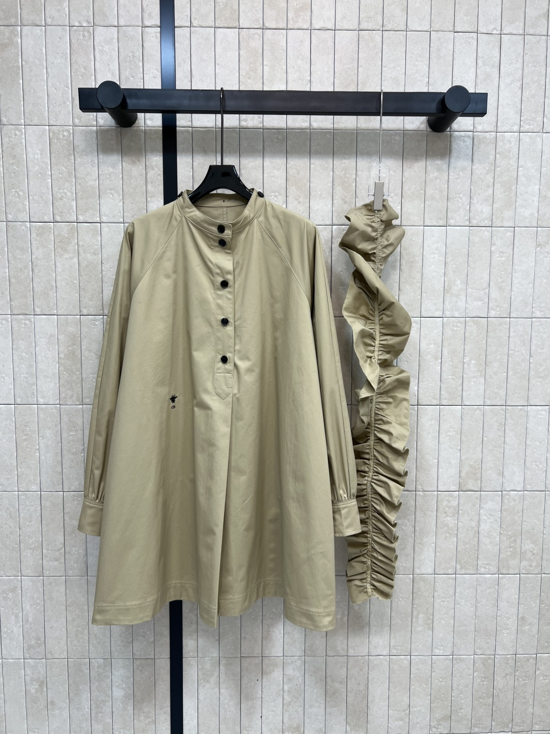 D家 25早秋新款 荷叶领长袖衬衫裙 荷叶领自带温柔知性气质 可拆卸立领设计 宽松版型 百搭完全不挑身材