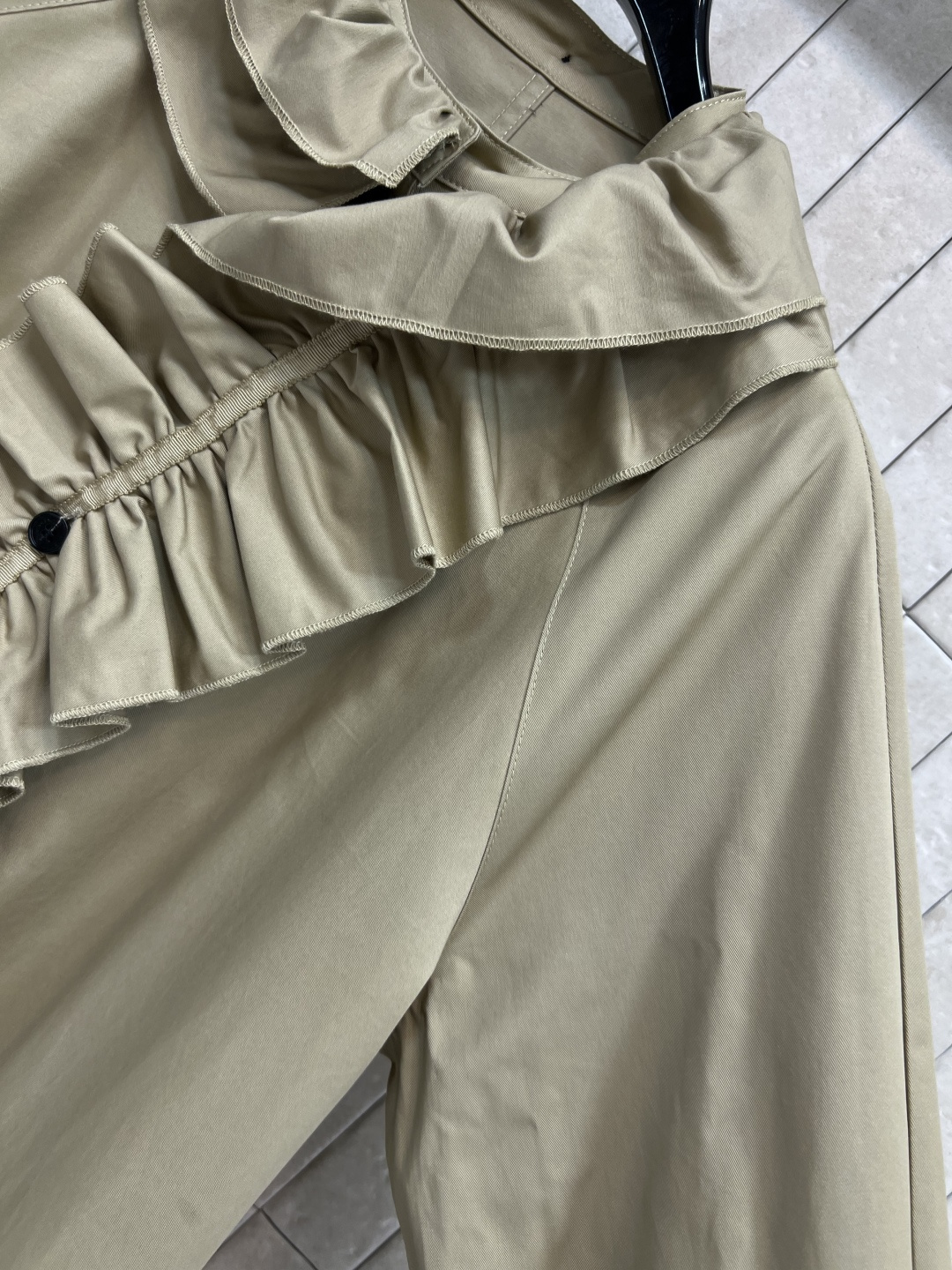 D家 25早秋新款 荷叶领长袖衬衫裙 荷叶领自带温柔知性气质 可拆卸立领设计 宽松版型 百搭完全不挑身材