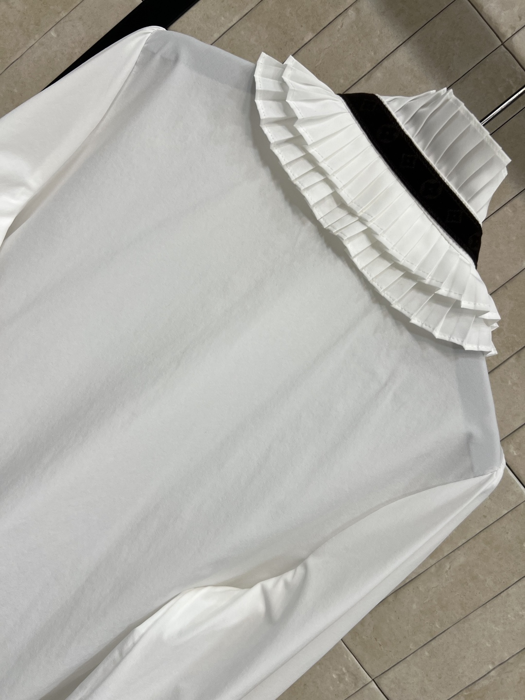 L家 25早秋新款 花边领老花拼接宫廷风衬衣 上身就是气质公主 满足任何一个女孩子的精致公主梦  随便搭