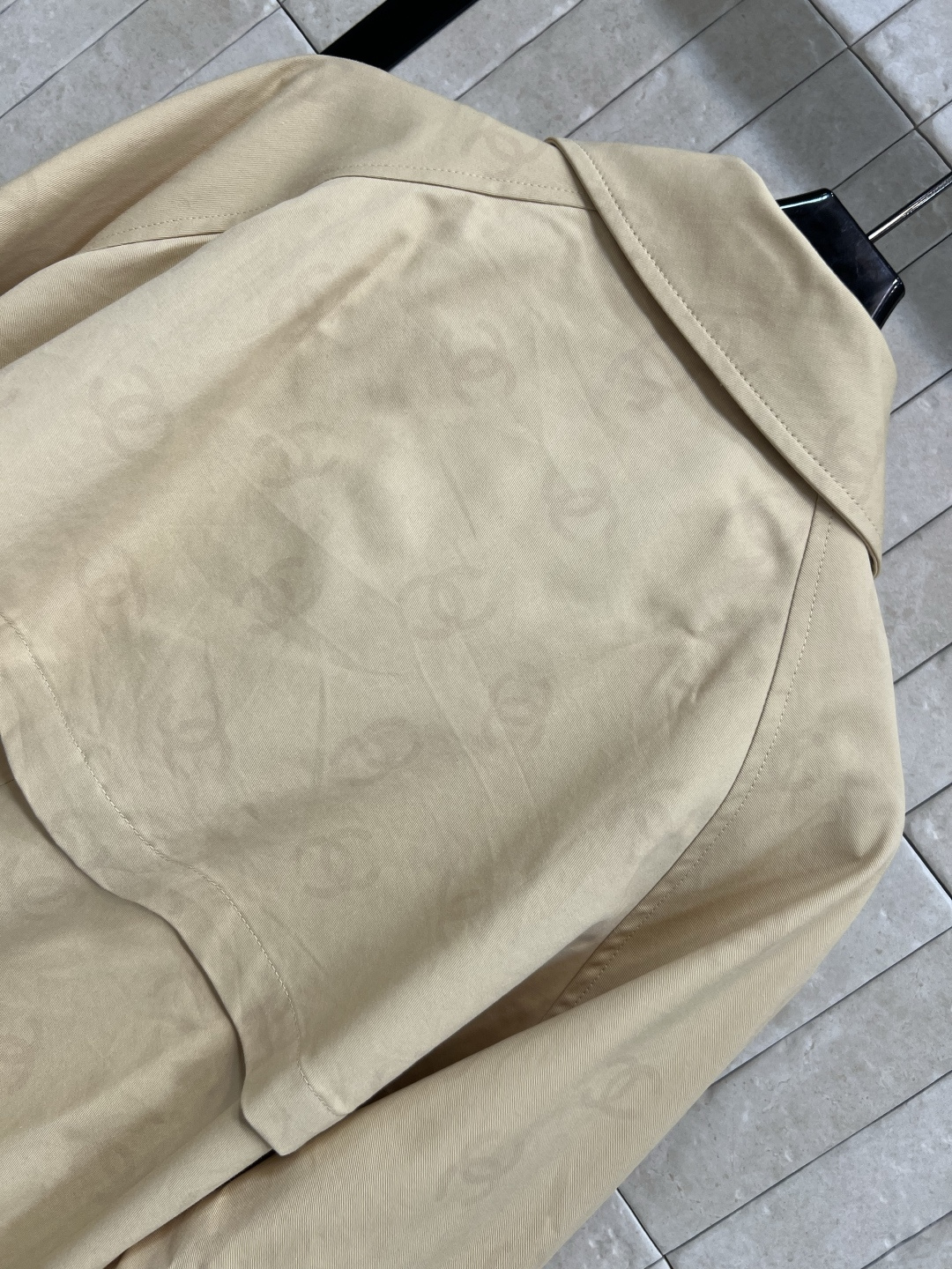 小香家 25早秋新款 短款风衣外套 花苞设计宽松短款版型 上身精致又干练得体 很少见到的短风衣 小个子也