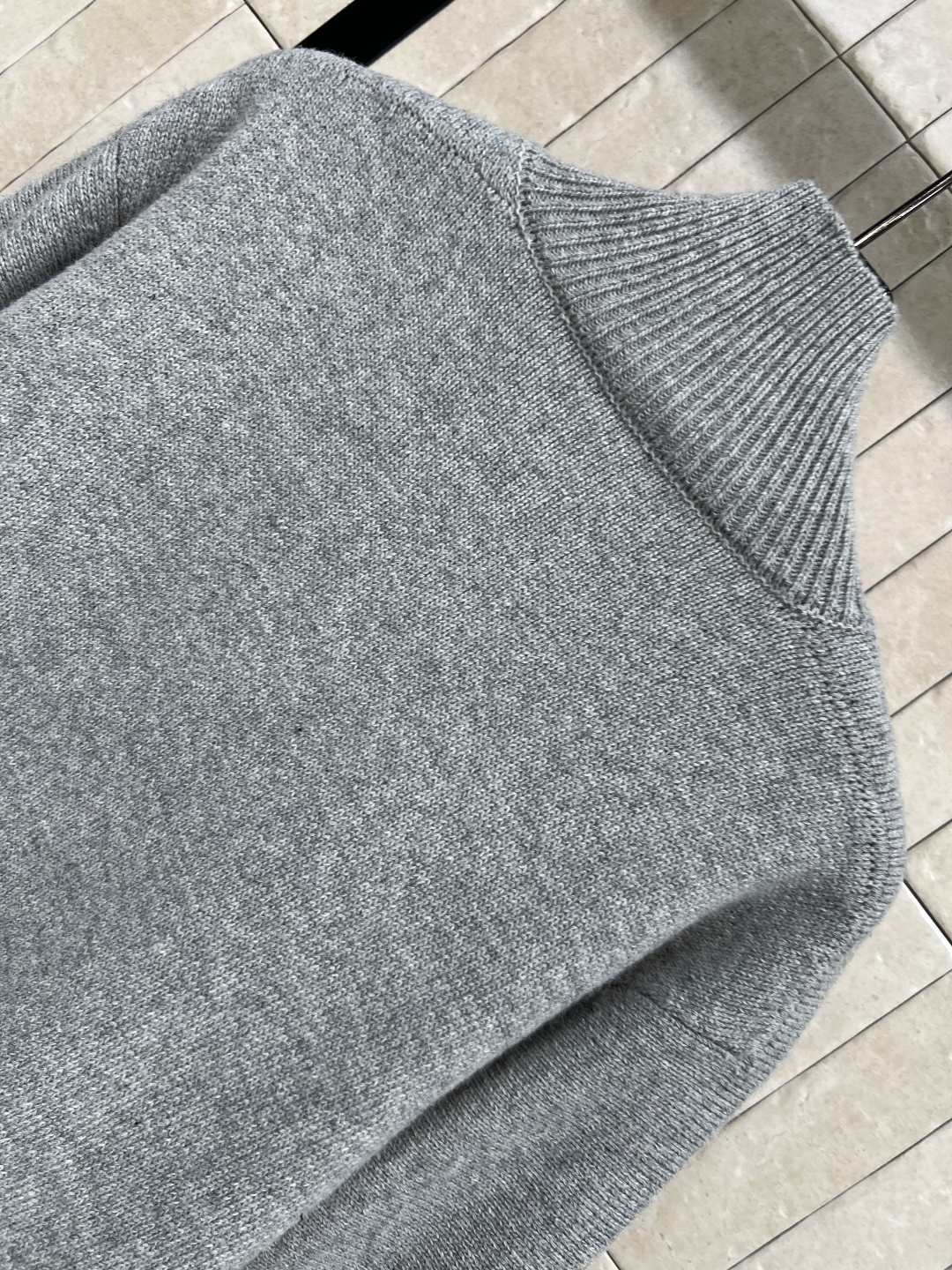 25早秋新款 中性灰立领针织外套 重磅羊毛纱线质感细腻柔软  酷帅时髦高级单品 上身满满的减龄少女感 百