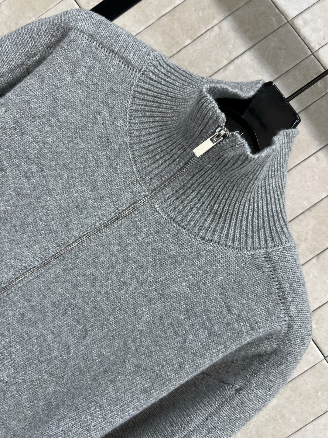 25早秋新款 中性灰立领针织外套 重磅羊毛纱线质感细腻柔软  酷帅时髦高级单品 上身满满的减龄少女感 百