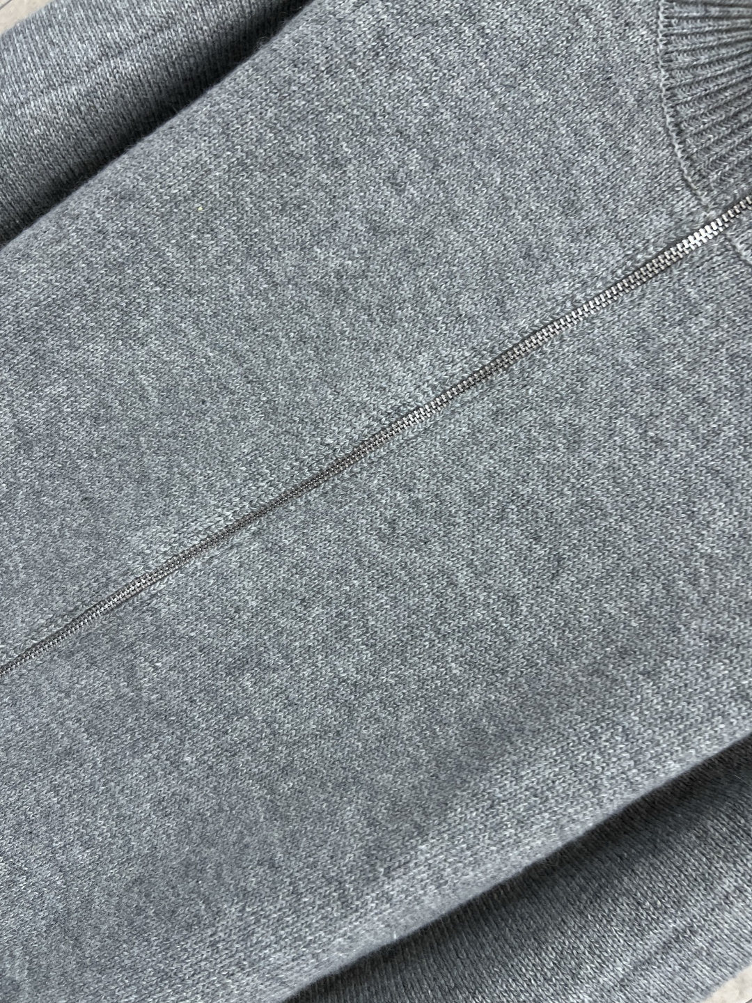 25早秋新款 中性灰立领针织外套 重磅羊毛纱线质感细腻柔软  酷帅时髦高级单品 上身满满的减龄少女感 百