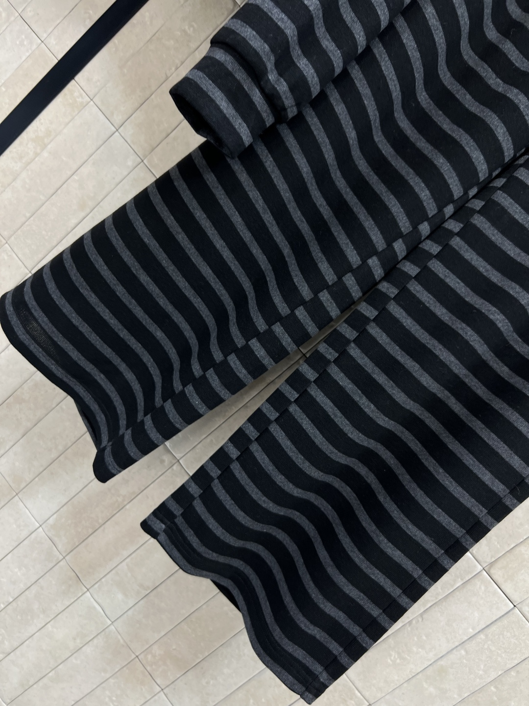 MIu家 25早秋新款 条纹休闲套装 连帽拉链卫衣外套+高腰休闲裤 绝绝子一套搭配 刺绣logo贴布点辍