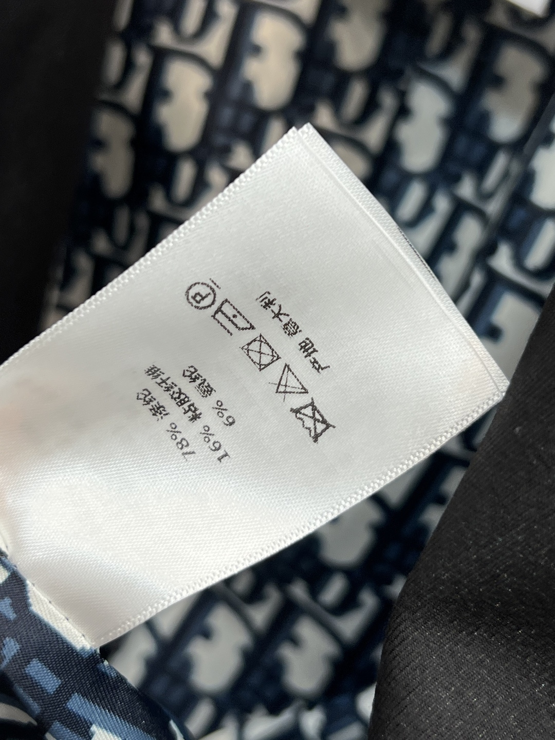 D家 25早秋新款 腰带中长款西装外套  阔版设计感十足的西装外套  时髦又带有气质休闲不失格调 配送蝴