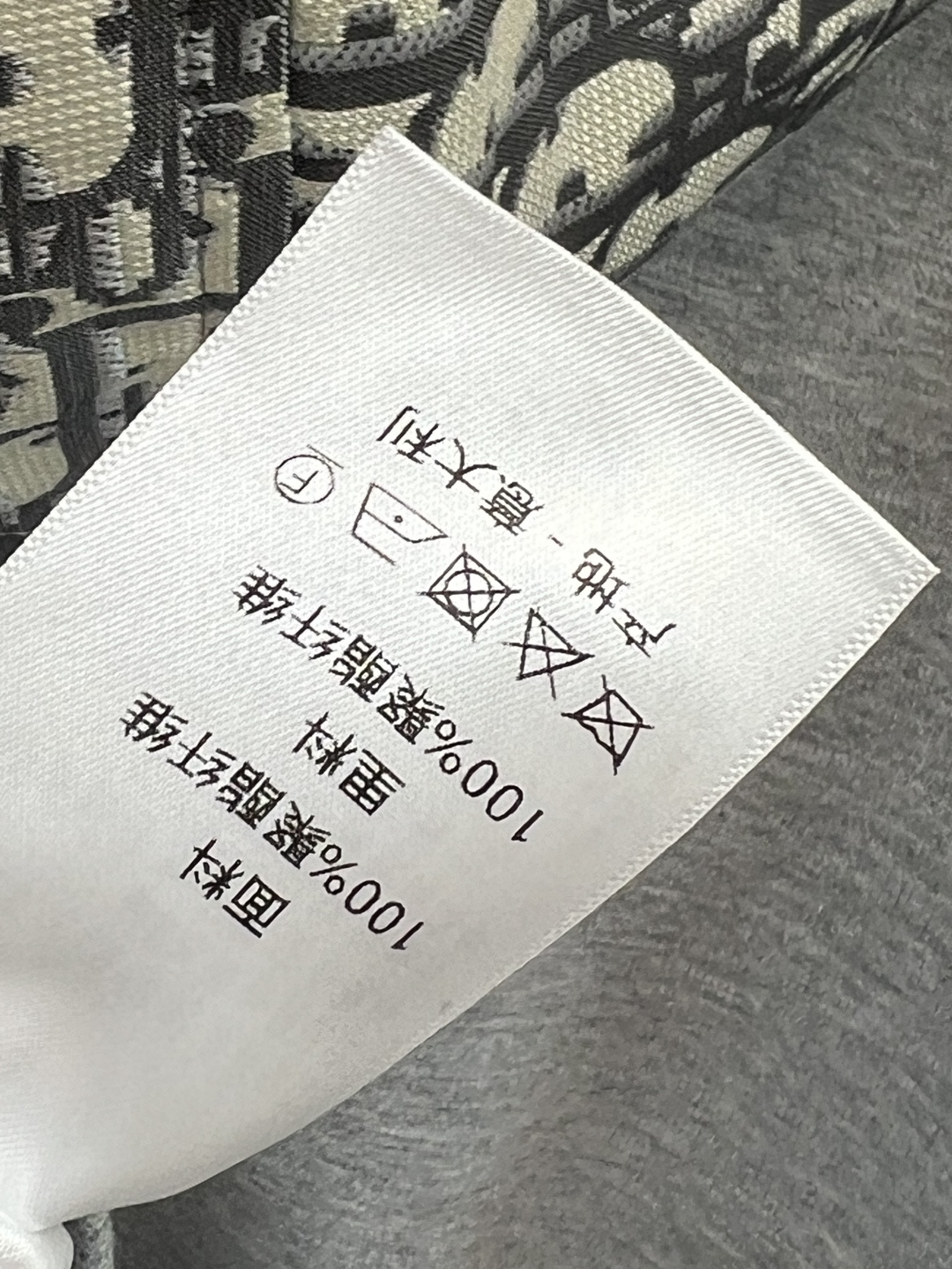 D家 25早秋新款 经典D字母老花图案拼接设计 休闲连帽卫衣+抽绳休闲裤 一套上身帅气又时髦有型 经典版