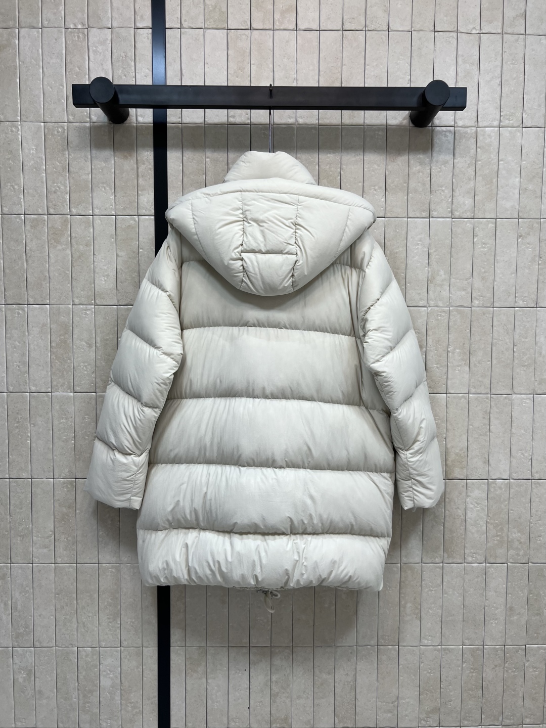 LW家 25早秋新款 连帽立领中才款面包羽绒服 可拆卸连帽立领设计 中长款面包服版型 下摆花边苞抽绳收腰