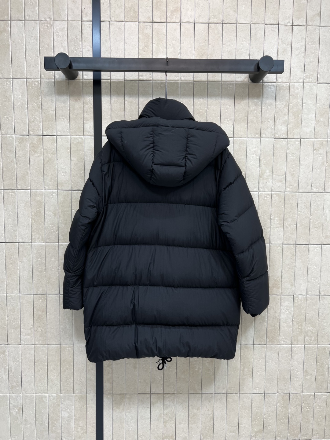 LW家 25早秋新款 连帽立领中才款面包羽绒服 可拆卸连帽立领设计 中长款面包服版型 下摆花边苞抽绳收腰