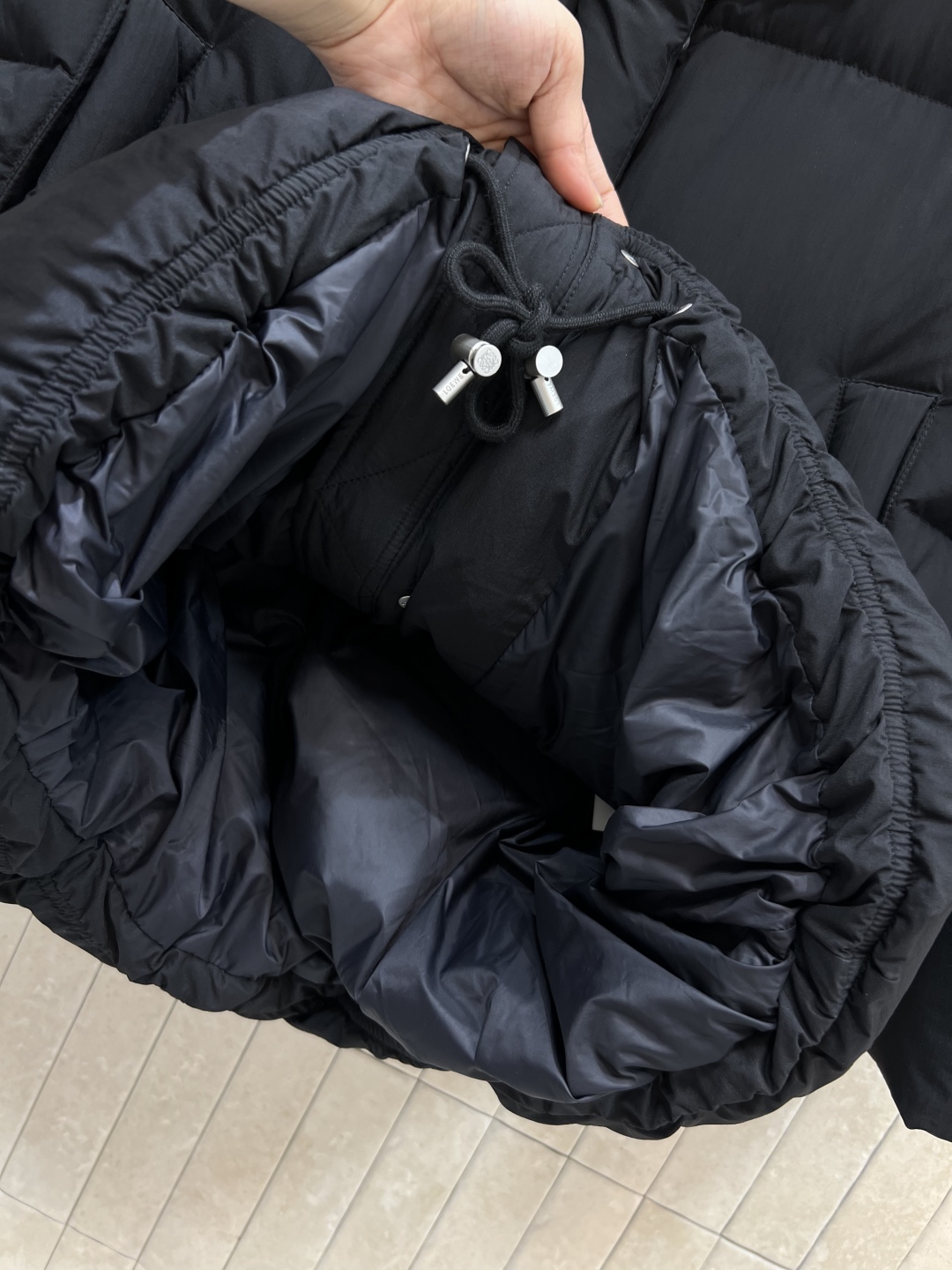 LW家 25早秋新款 连帽立领中才款面包羽绒服 可拆卸连帽立领设计 中长款面包服版型 下摆花边苞抽绳收腰