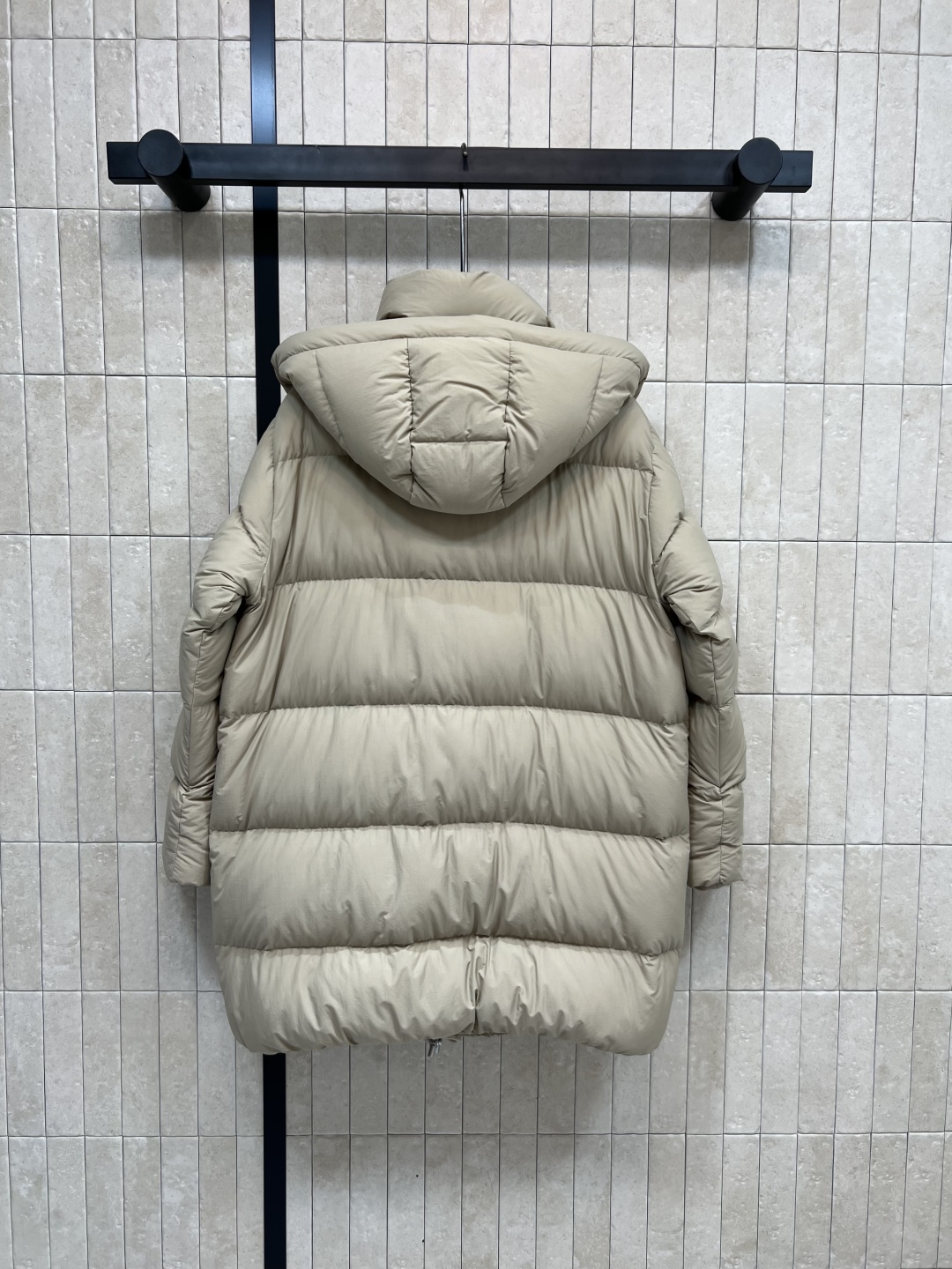 LW家 25早秋新款 连帽立领中才款面包羽绒服 可拆卸连帽立领设计 中长款面包服版型 下摆花边苞抽绳收腰