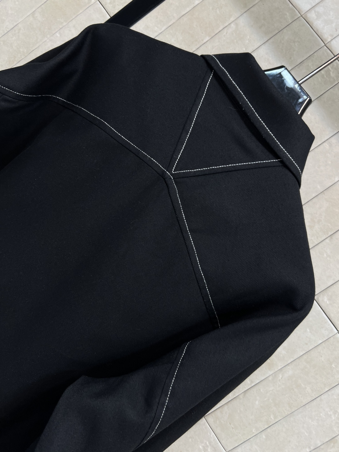 PD家 25早秋新款 翻领牛仔夹克外套 立体剪裁 硬挺的版型轻松穿出高级调性 气质宽松版型 上身完美分割