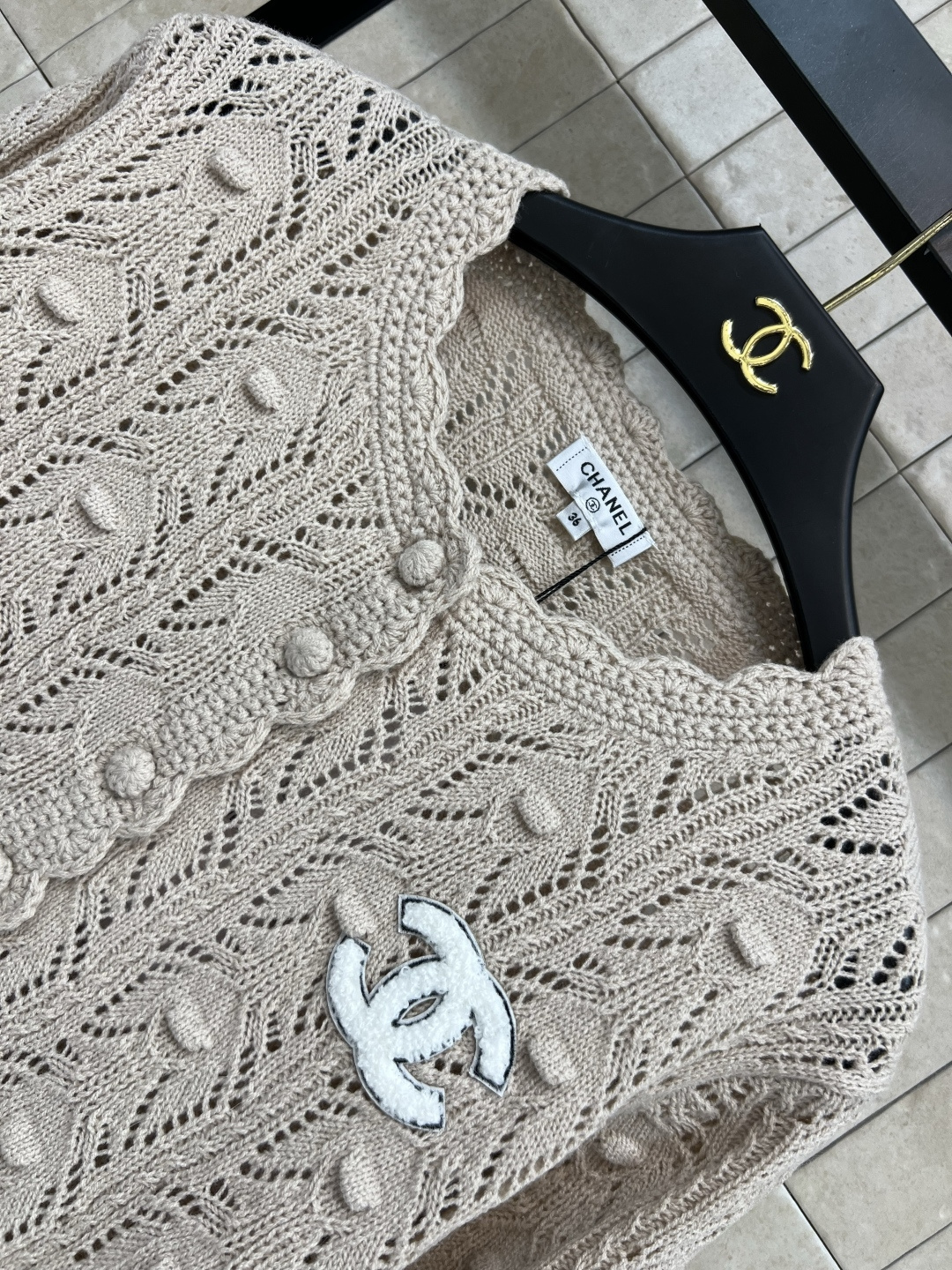 小香家 25早秋新款 提花针织开衫 上身减龄清爽 重工提花针织工艺自带奢华感 宽松的版型 下摆抽绳设计 