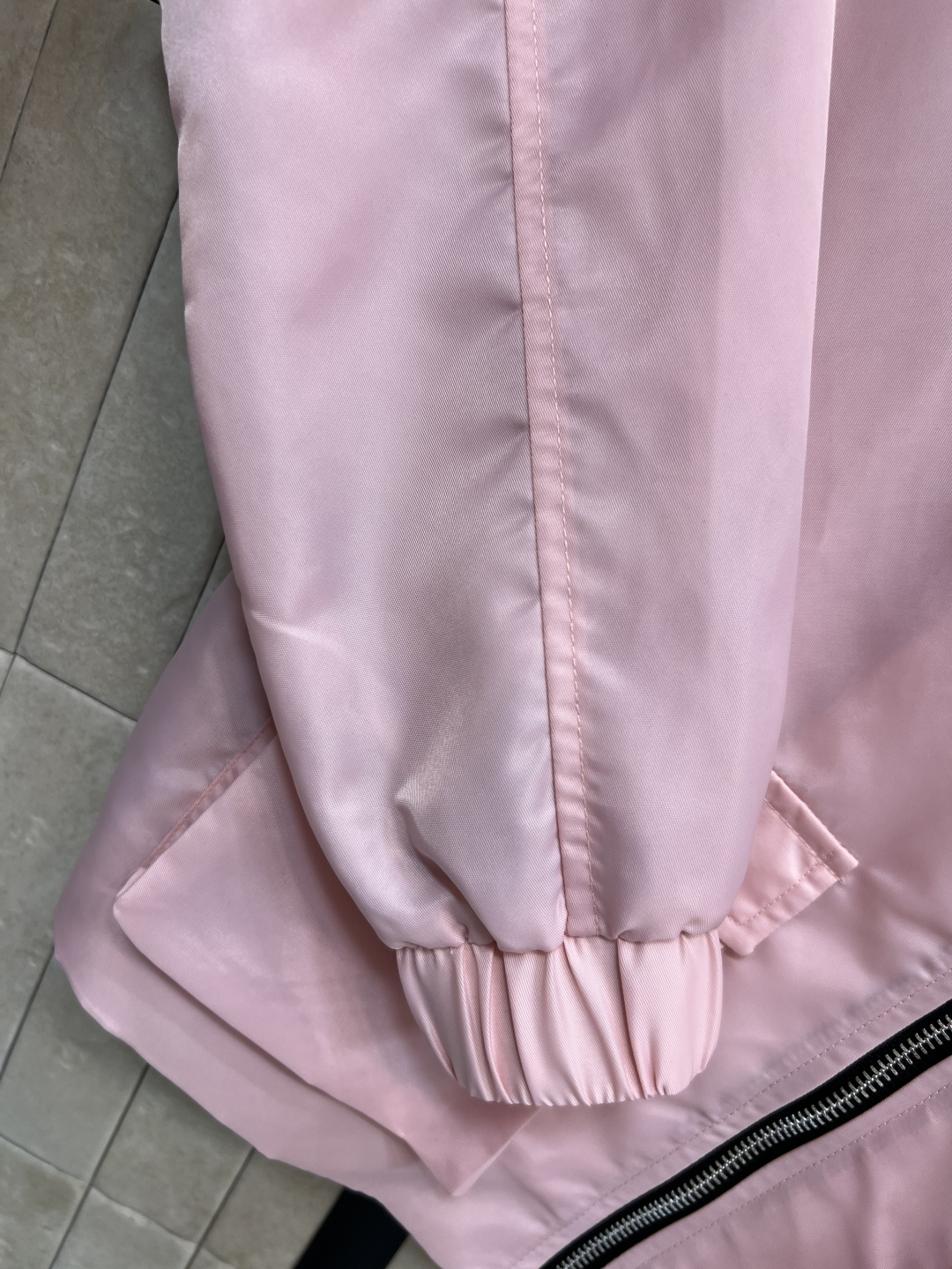 PD 家 25早秋新款 粉色夹克外套 一穿就能出门的款 完全不用费心费力搭配 气质工装风酷帅有型 撞色翻