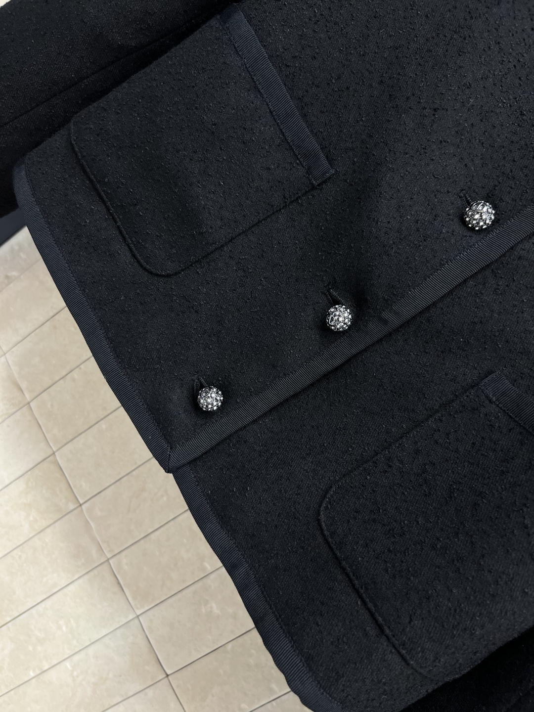 D家 25早秋新款 圆领毛呢外套  短小精干 提升精气神 小圆领修饰脖颈 凸显简练帅气的美感 内里可搭配