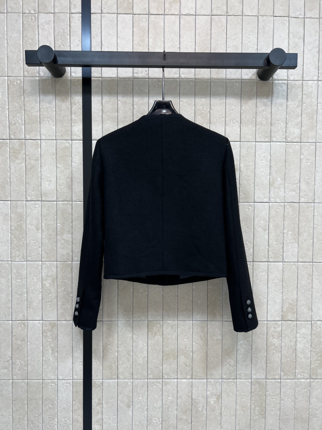 D家 25早秋新款 圆领毛呢外套  短小精干 提升精气神 小圆领修饰脖颈 凸显简练帅气的美感 内里可搭配