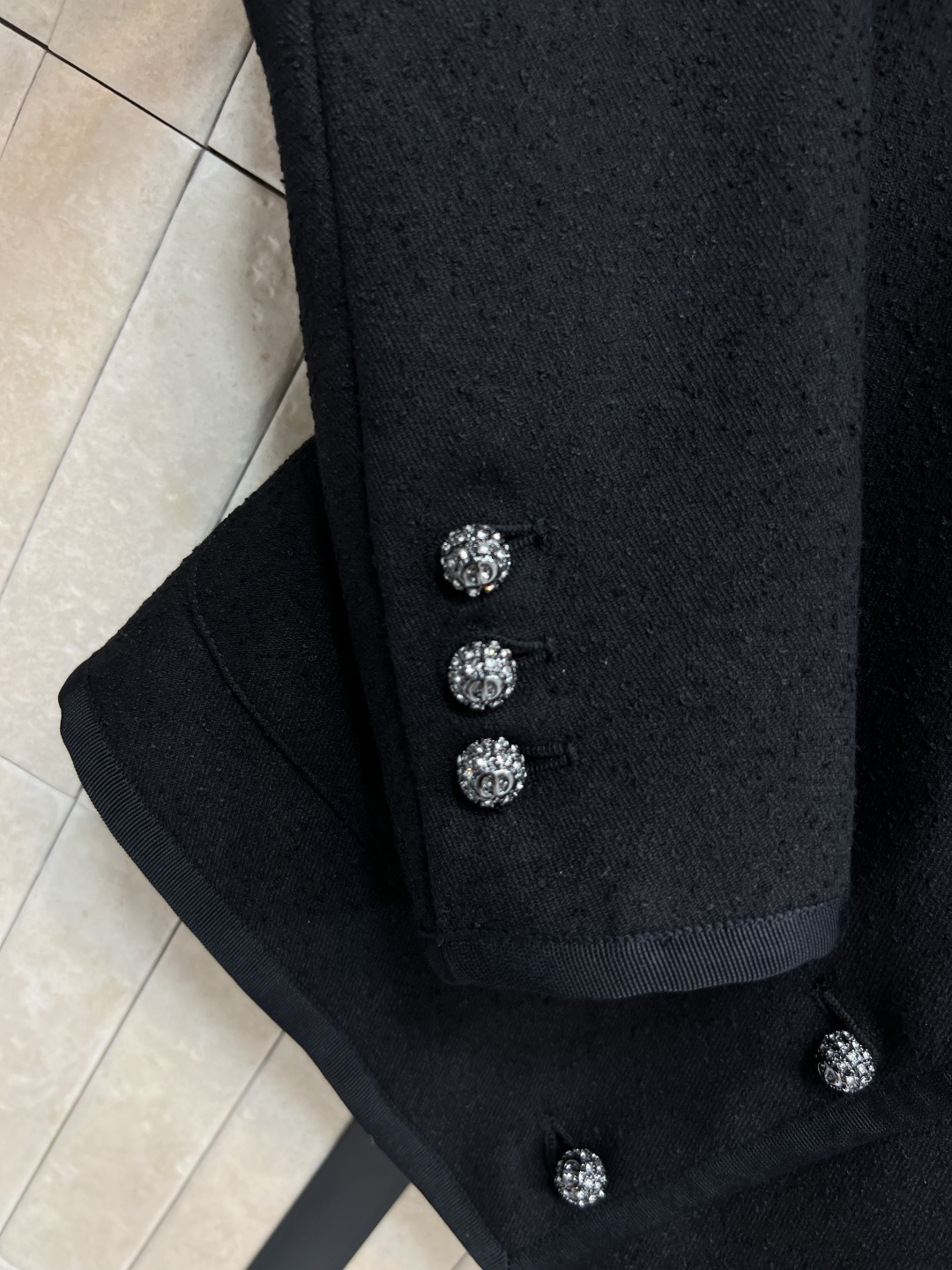 D家 25早秋新款 圆领毛呢外套  短小精干 提升精气神 小圆领修饰脖颈 凸显简练帅气的美感 内里可搭配