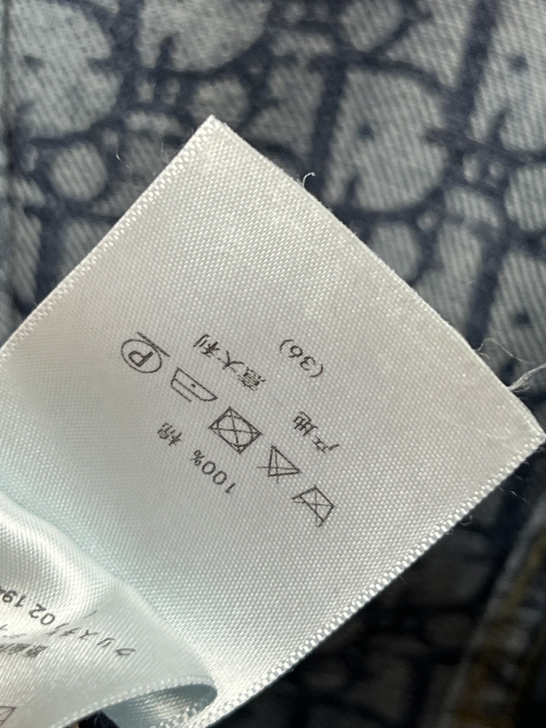 D家 25早秋新款 牛仔修身夹克外套 翻领修身立领剪裁 上身帅气百搭又显瘦 原版开发logo纽扣配件 里