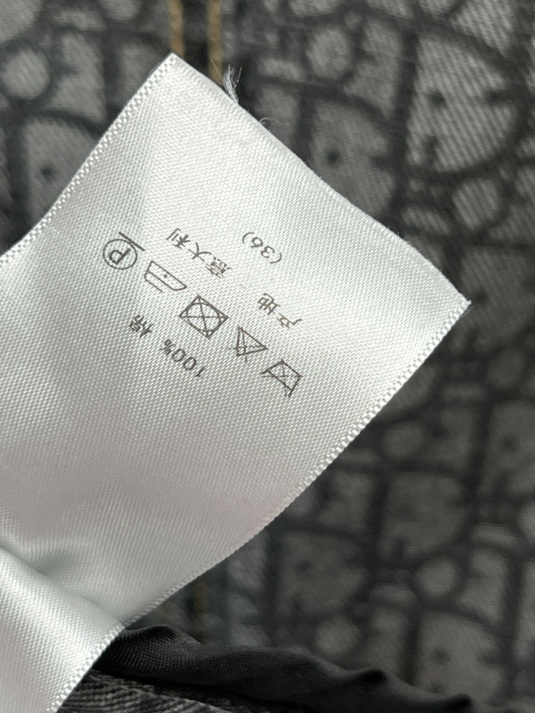 D家 25早秋新款 牛仔修身夹克外套 翻领修身立领剪裁 上身帅气百搭又显瘦 原版开发logo纽扣配件 里