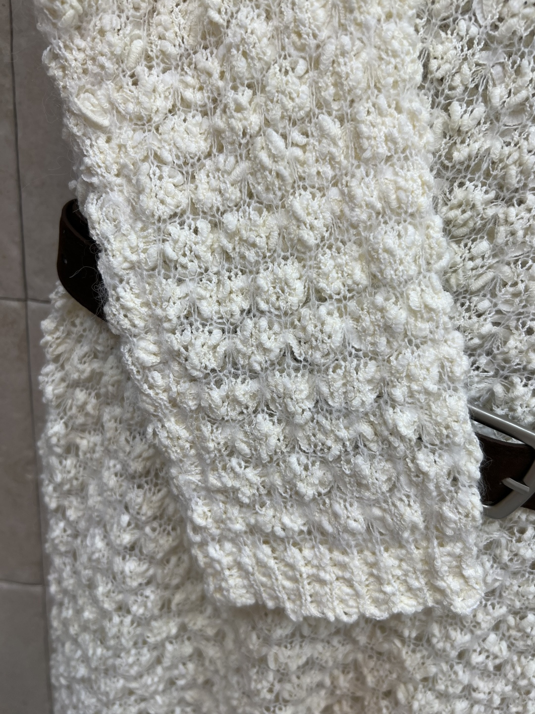 小香家 25早秋新款 腰带装饰针织罩衫 中间大logo点缀 1秒的吸睛抢镜 配送腰带收腰 简约又大牌  