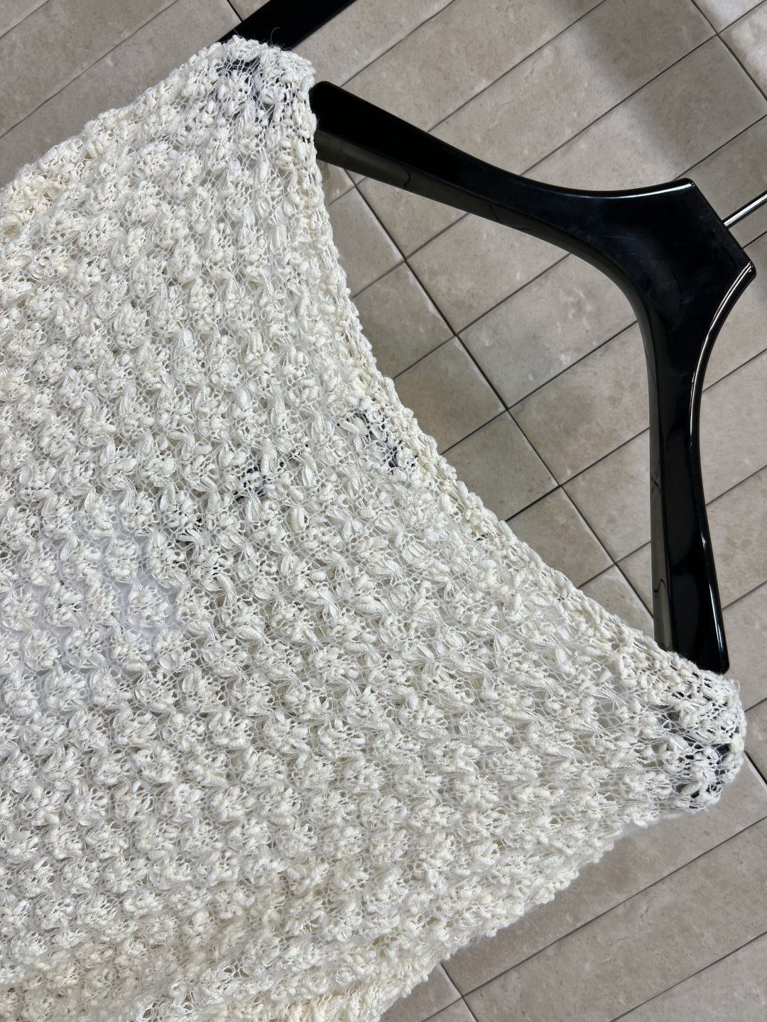 小香家 25早秋新款 腰带装饰针织罩衫 中间大logo点缀 1秒的吸睛抢镜 配送腰带收腰 简约又大牌  